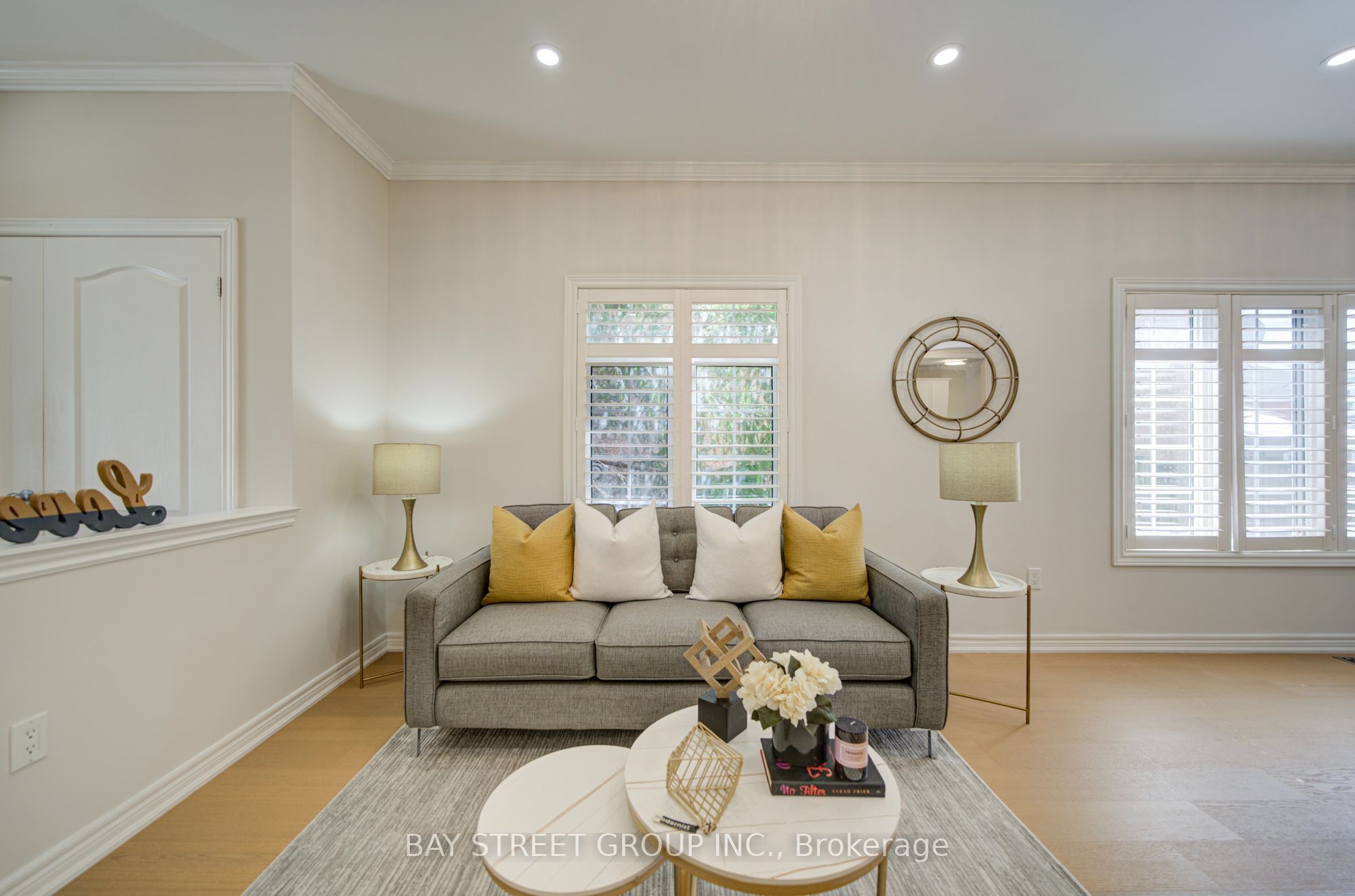 2422 Hertfordshire Way, Oakville, ON L6H 7M5 photo 3