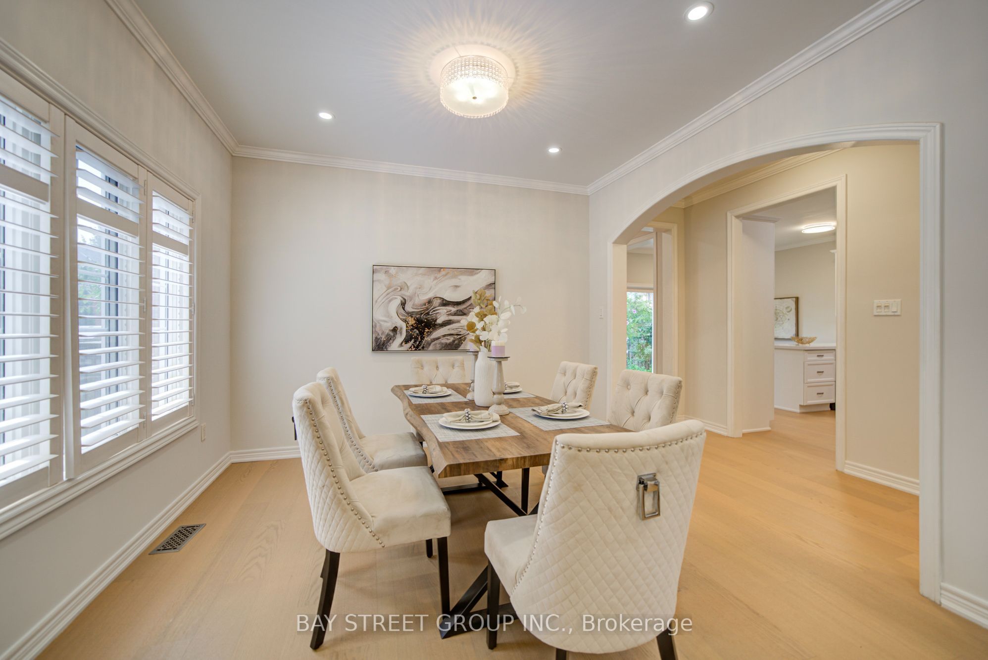 2422 Hertfordshire Way, Oakville, ON L6H 7M5 photo 5