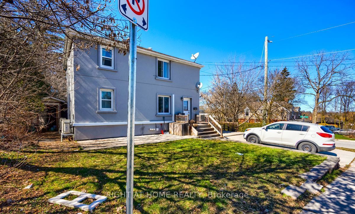 18 Ewing Street 1, Halton Hills, ON L7G 2P7 photo 3