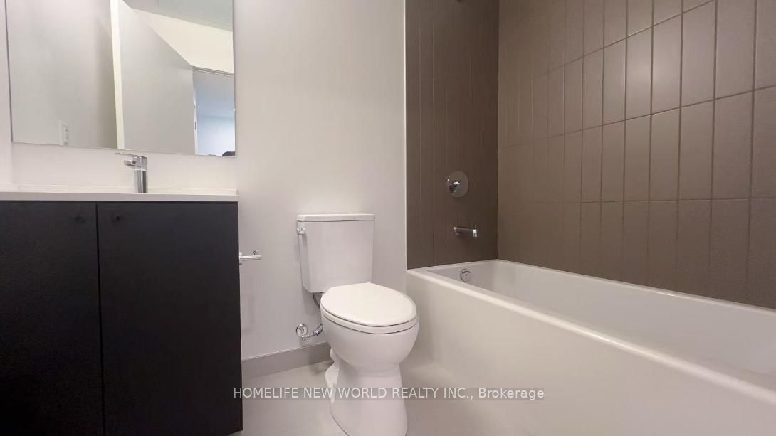 1 Vine Avenue 102, Toronto, ON M6P 0C8 photo 3