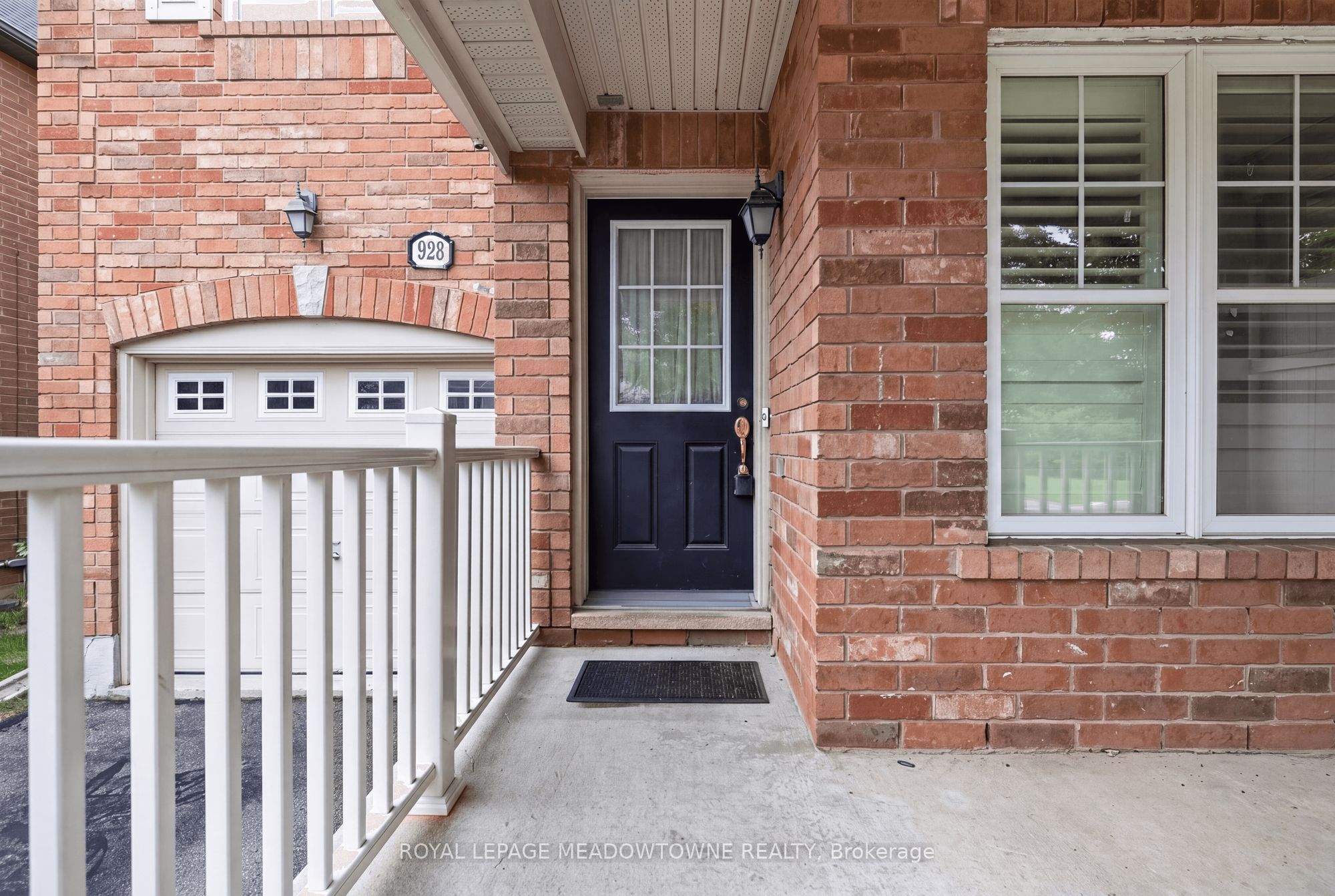 928 Raftis Crescent, Milton, ON L9T 6Z2 photo 3