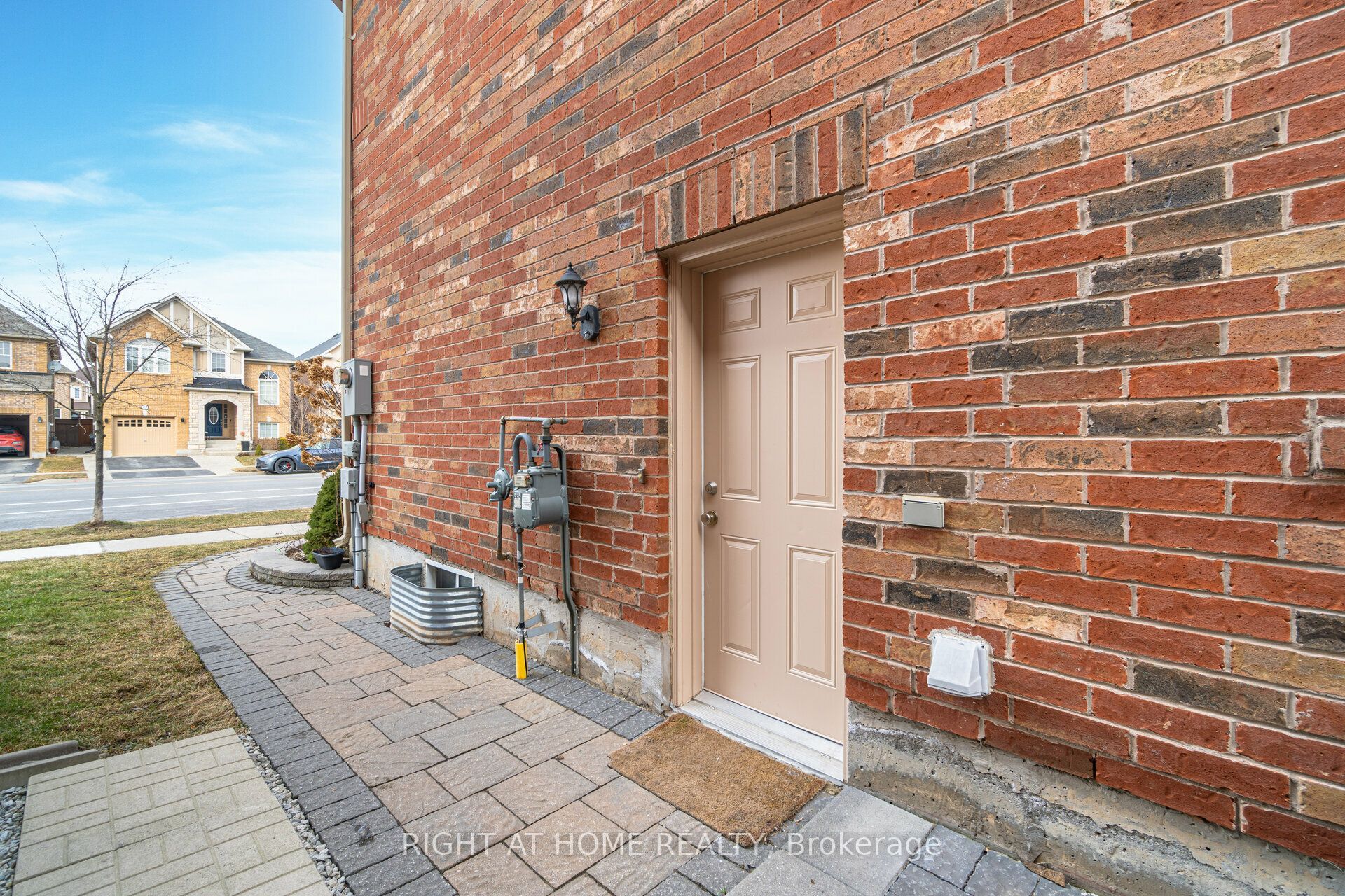 898 Philbrook Drive, Milton, ON L9T 5A5 photo 3