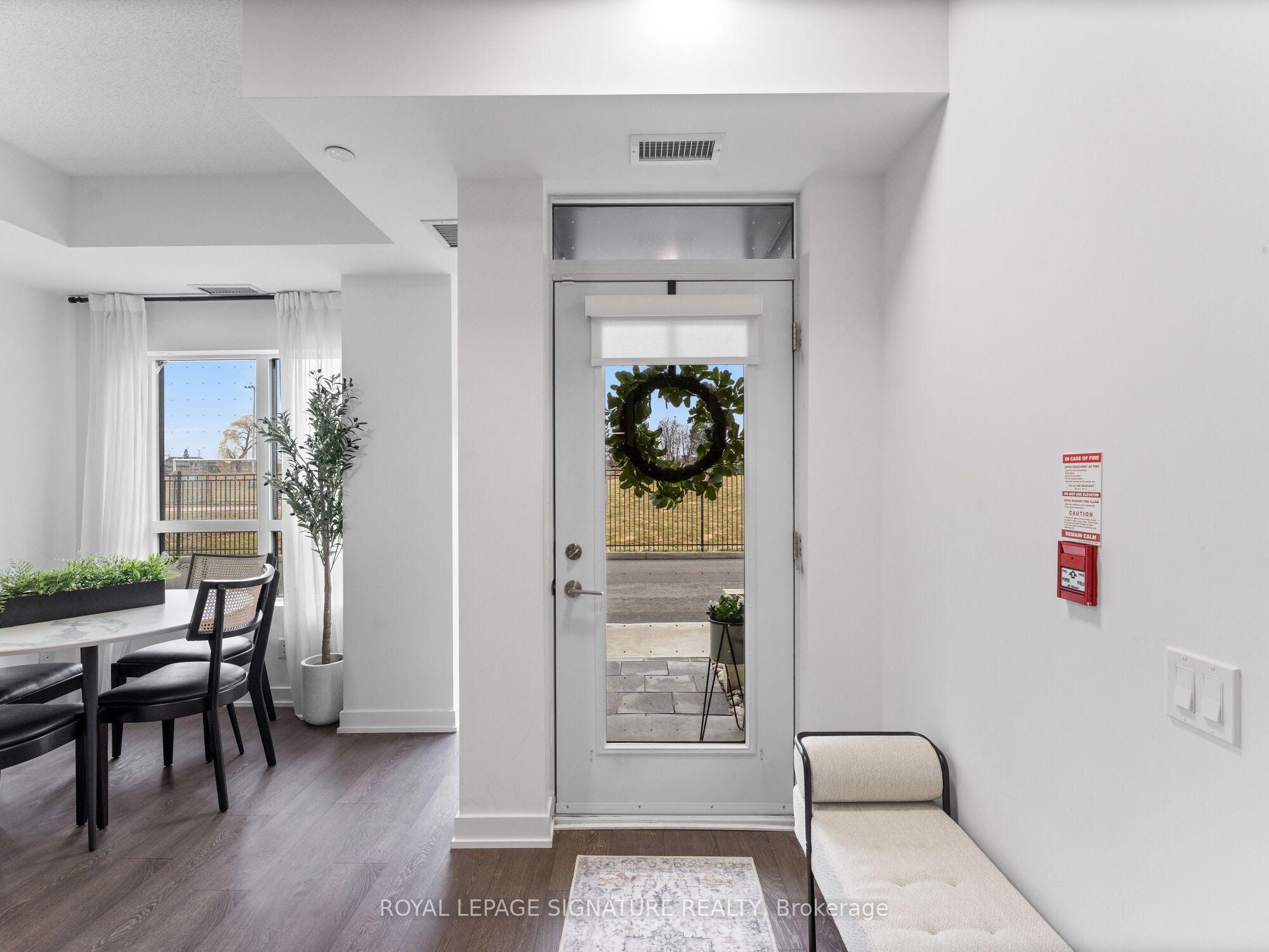251 Manitoba Street S 132, Toronto, ON M8Y 0C7 photo 2