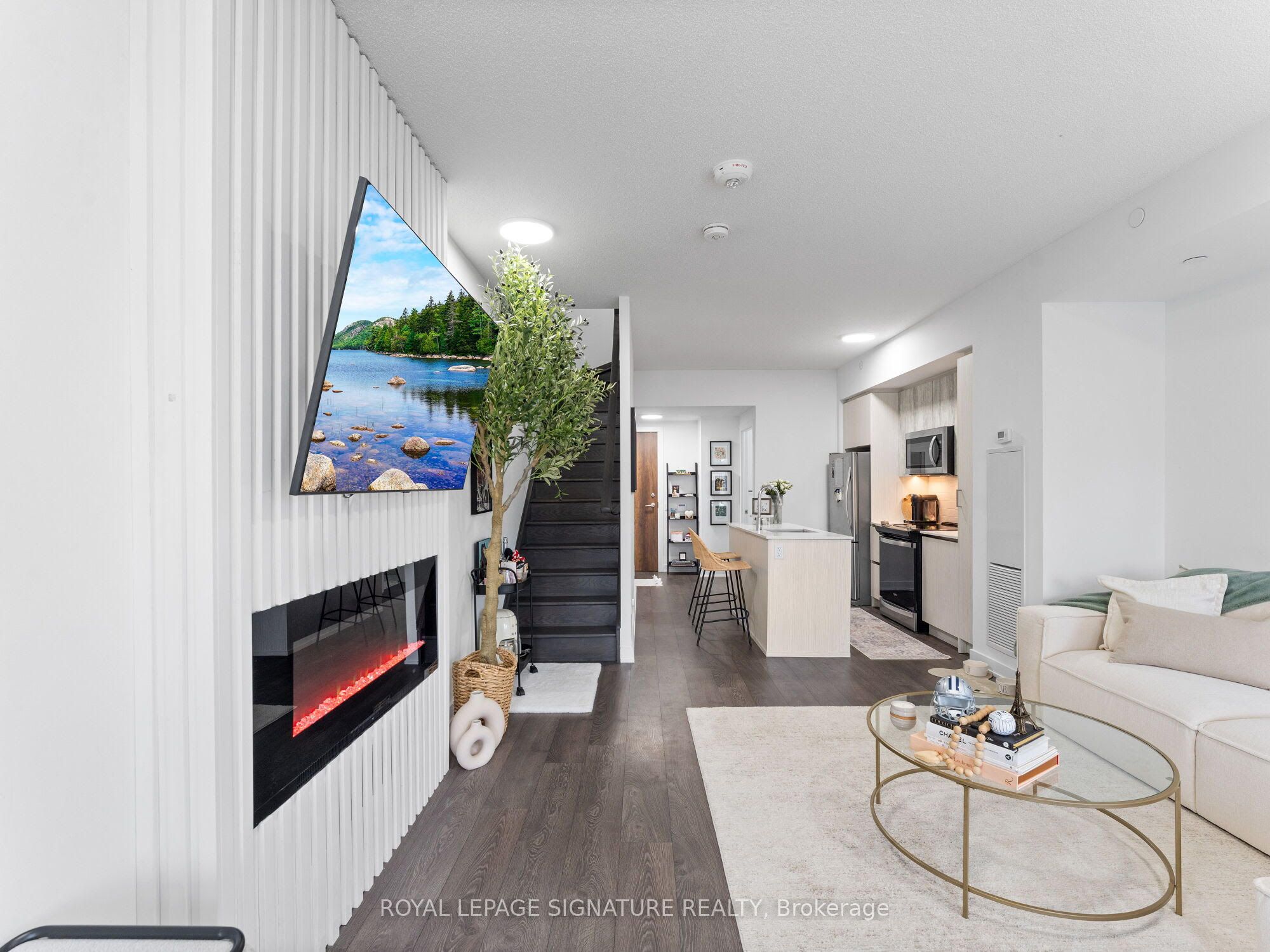 251 Manitoba Street S 132, Toronto, ON M8Y 0C7 photo 3
