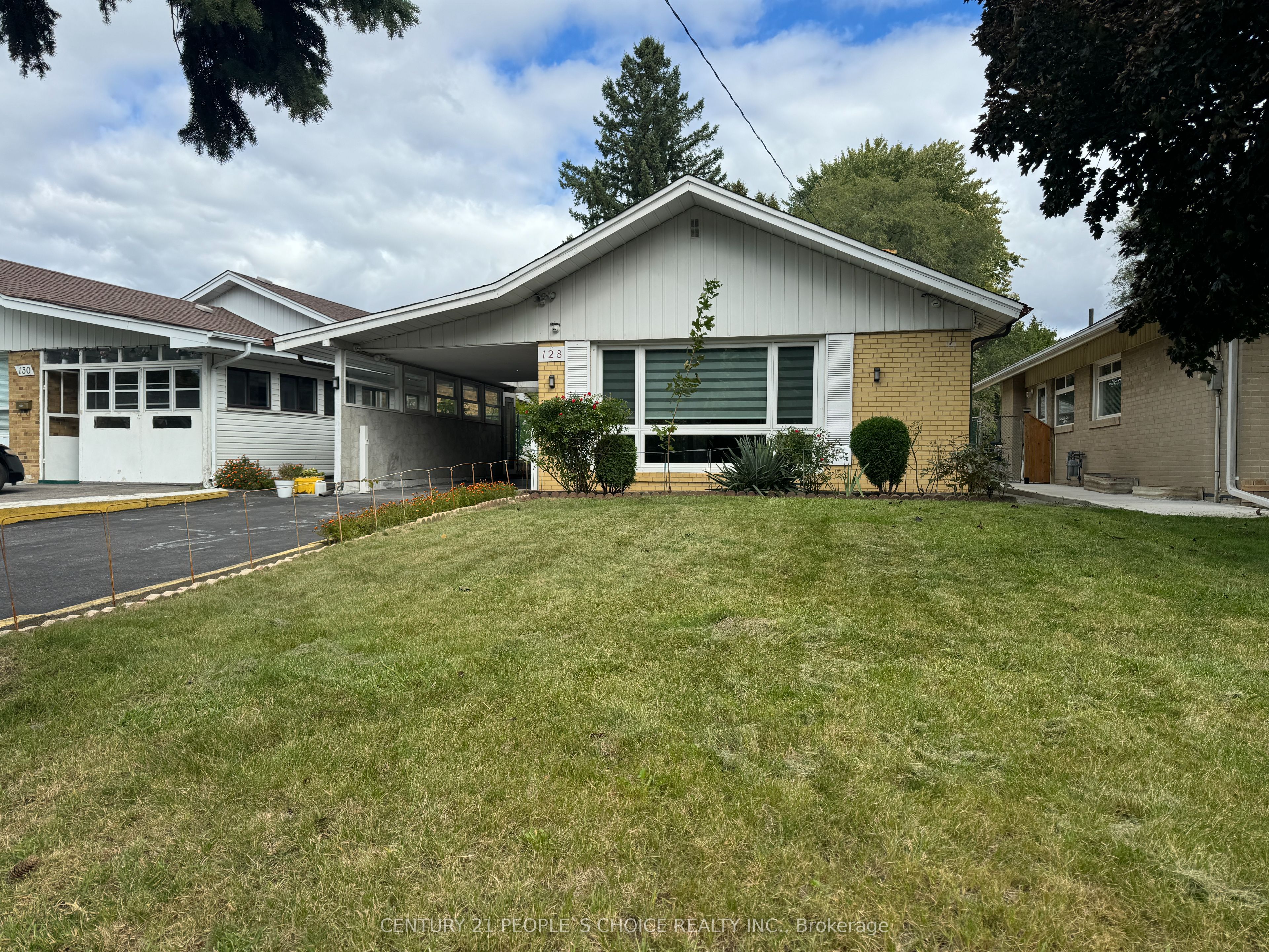 128 Elmhurst Drive, Toronto, ON M9W 2K4 photo 2