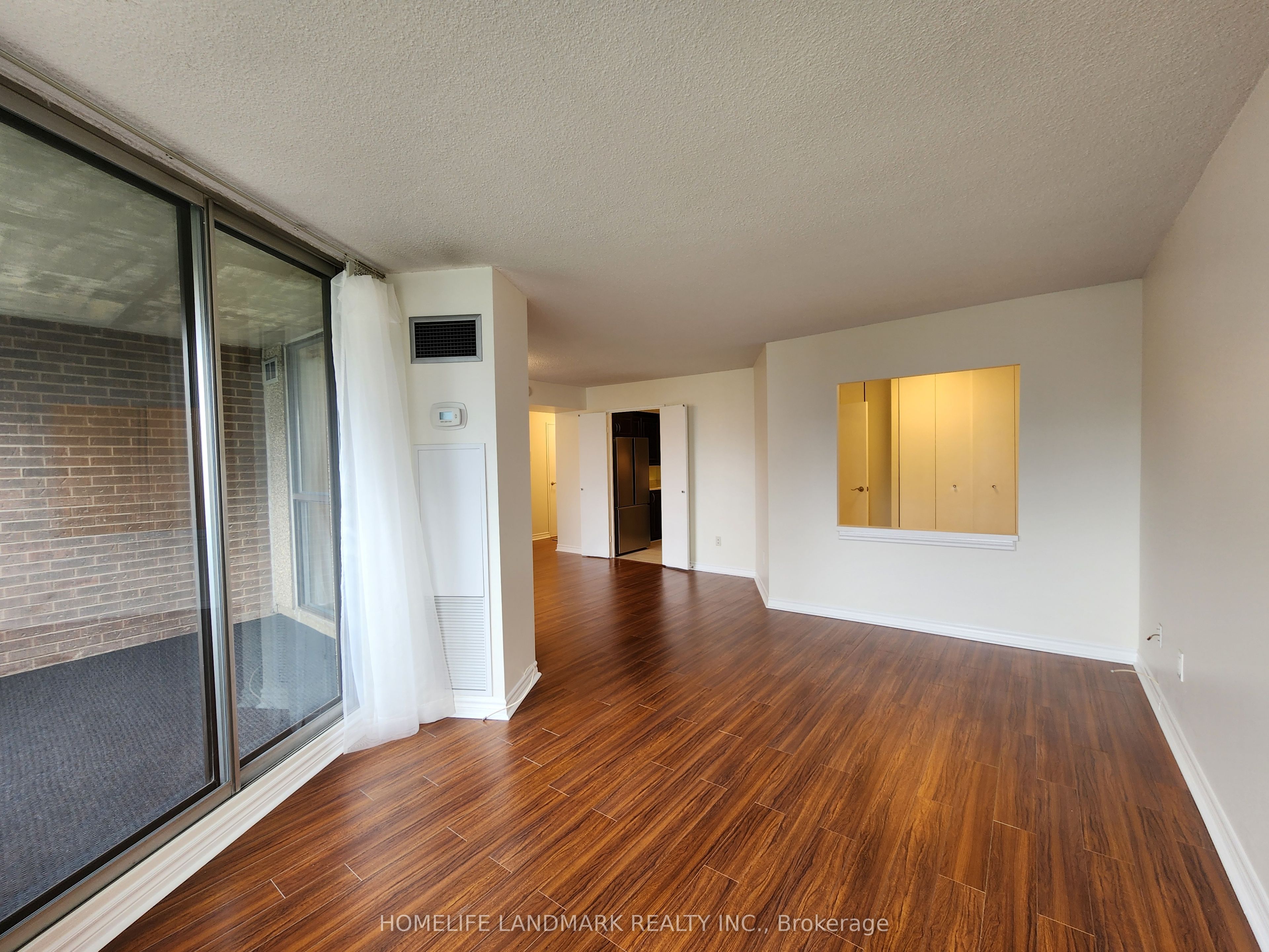 50 Elm Drive E 910, Mississauga, ON L5A 3X2 photo 2