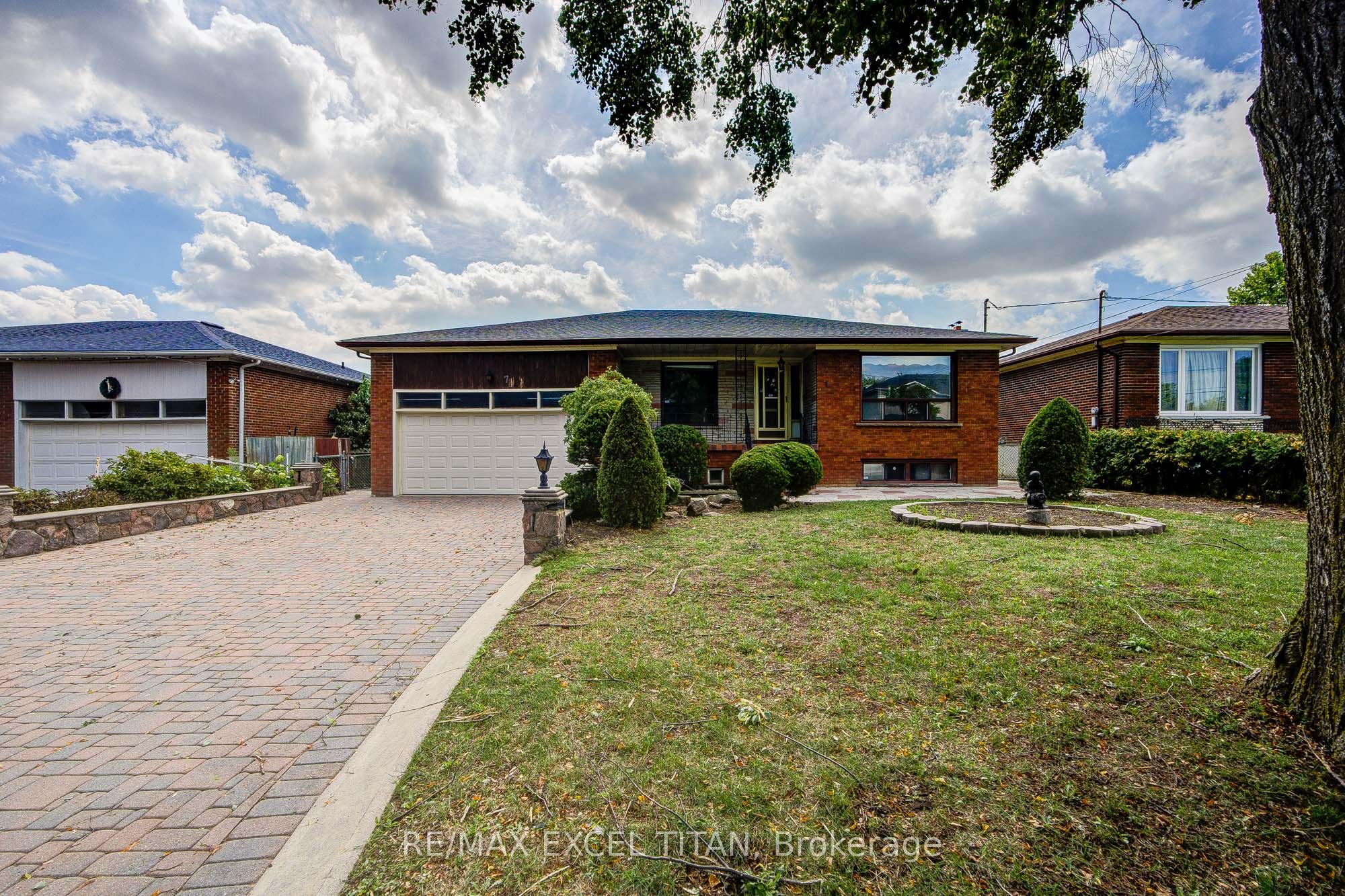 7 Muir Avenue, Toronto, ON M9L 1H4 photo 2