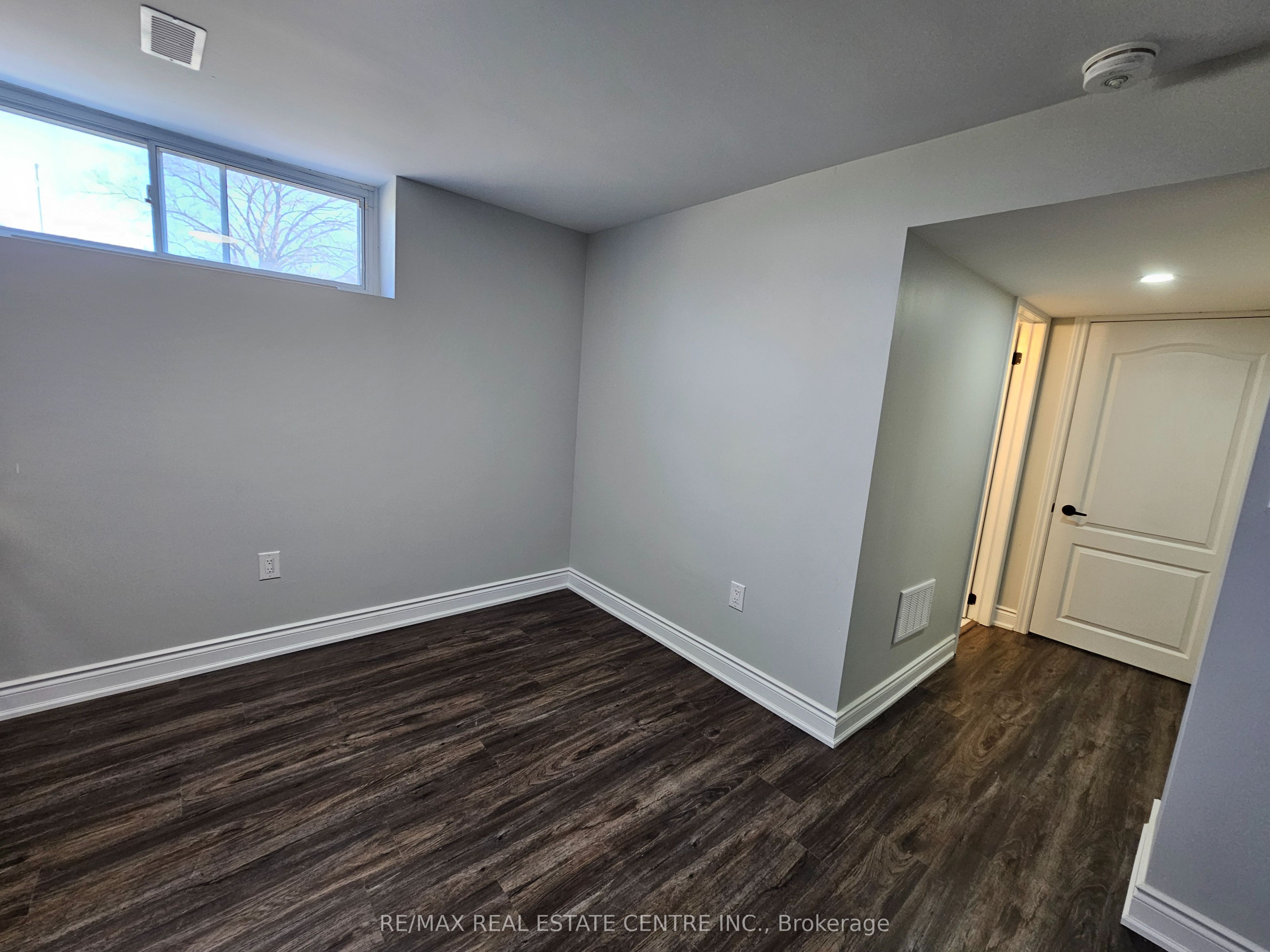 180 Randi Road Basement, Mississauga, ON L5A 1V5 photo 3