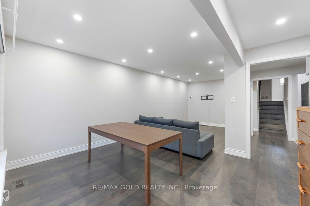 44 Wilton Drive, Brampton, ON L6W 3A1 photo 3