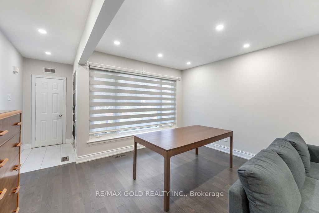 44 Wilton Drive, Brampton, ON L6W 3A1 photo 5