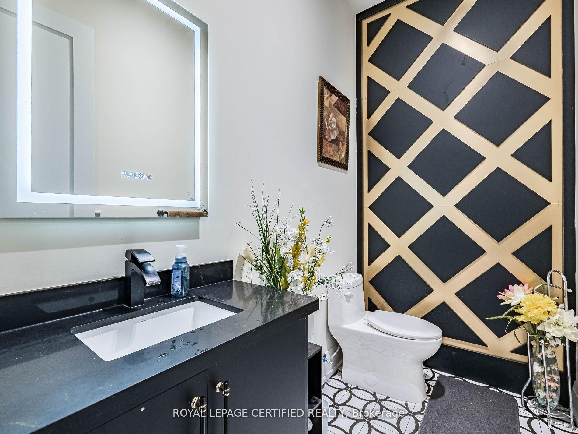3081 Grenville Drive, Mississauga, ON L5A 2P6 photo 5
