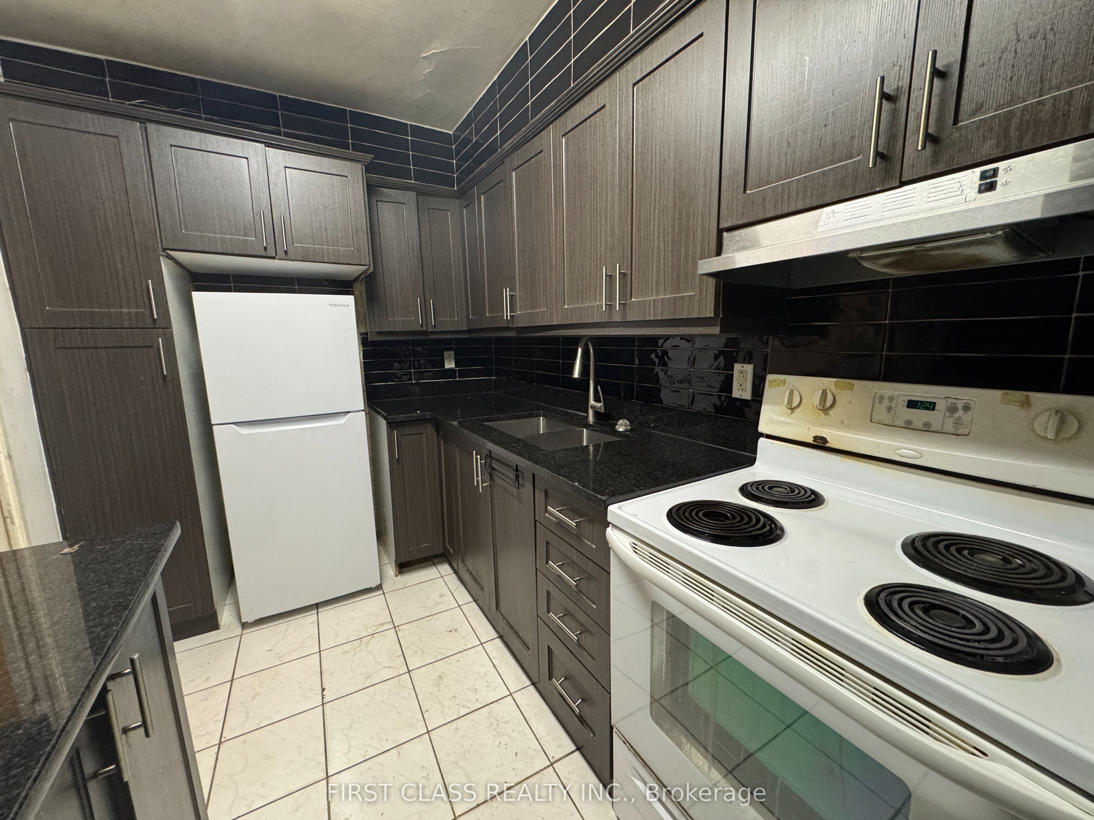 10 Eddystone Avenue 148, Toronto, ON M3N 2T2 photo 2
