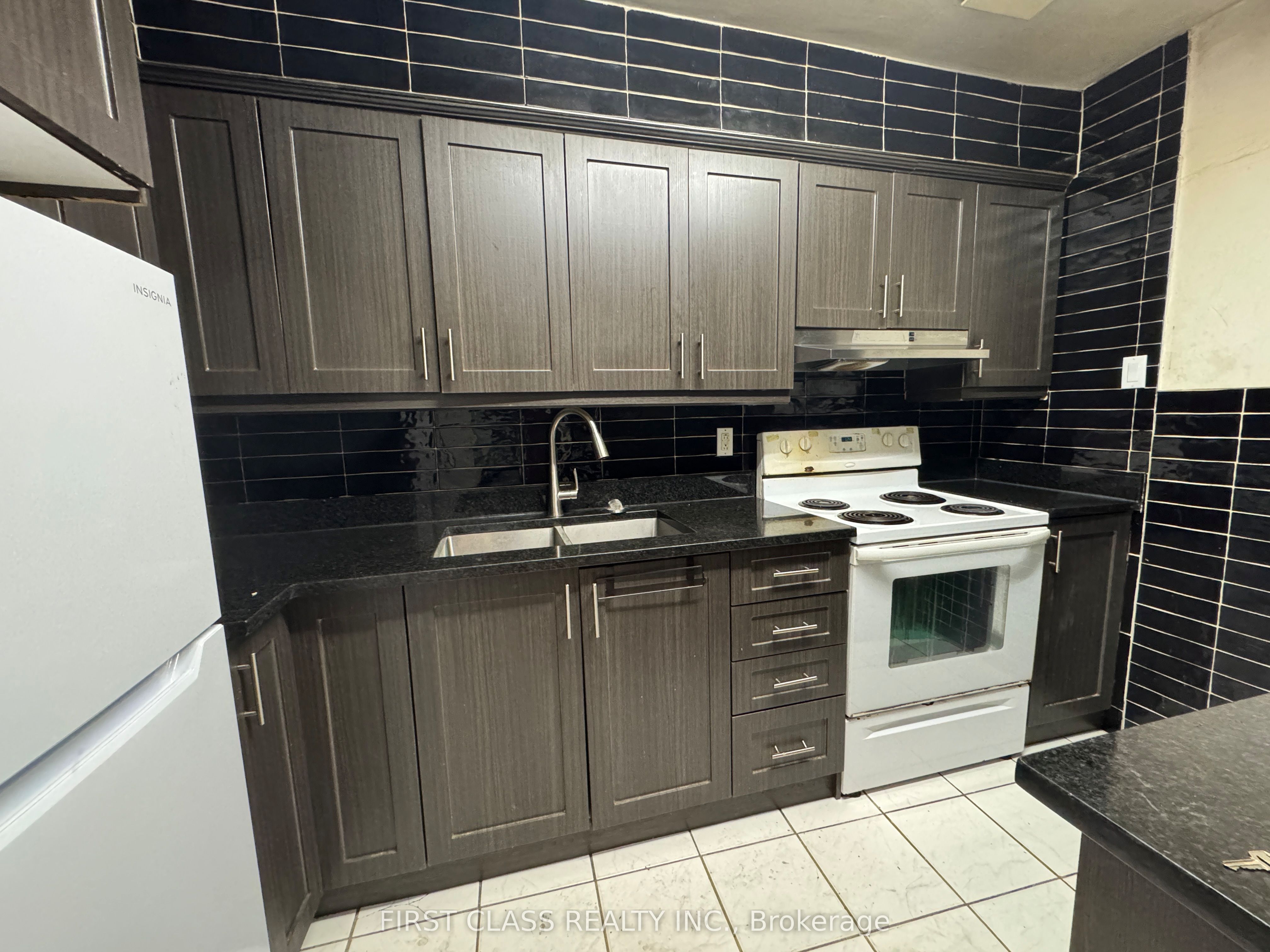 10 Eddystone Avenue 148, Toronto, ON M3N 2T2 photo 3
