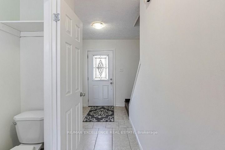 45 Hansen Road N 57, Brampton, ON L6V 3C5 photo 3