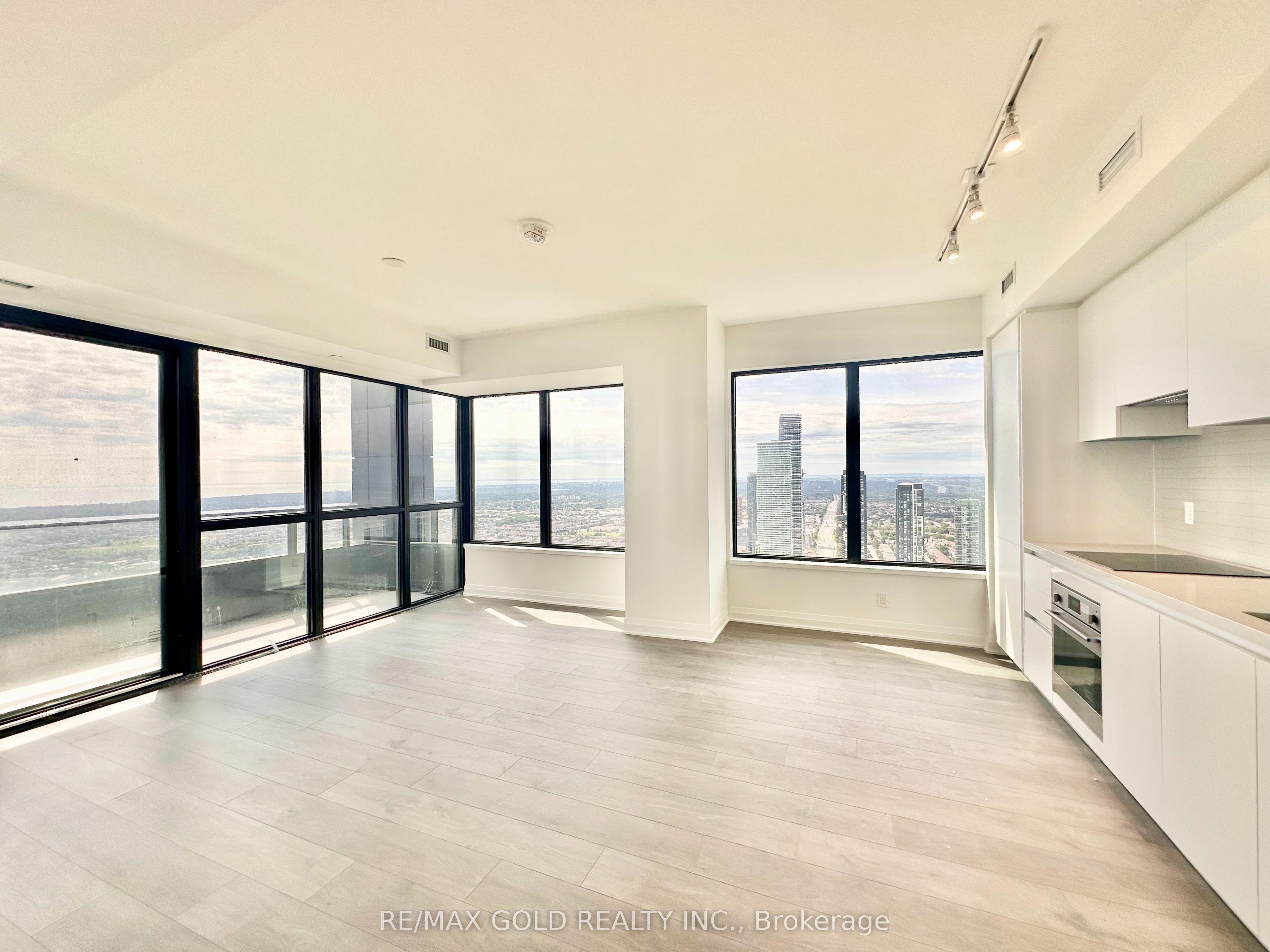 4015 The Exchange Street 5104, Mississauga, ON L5B 0N9 photo 3