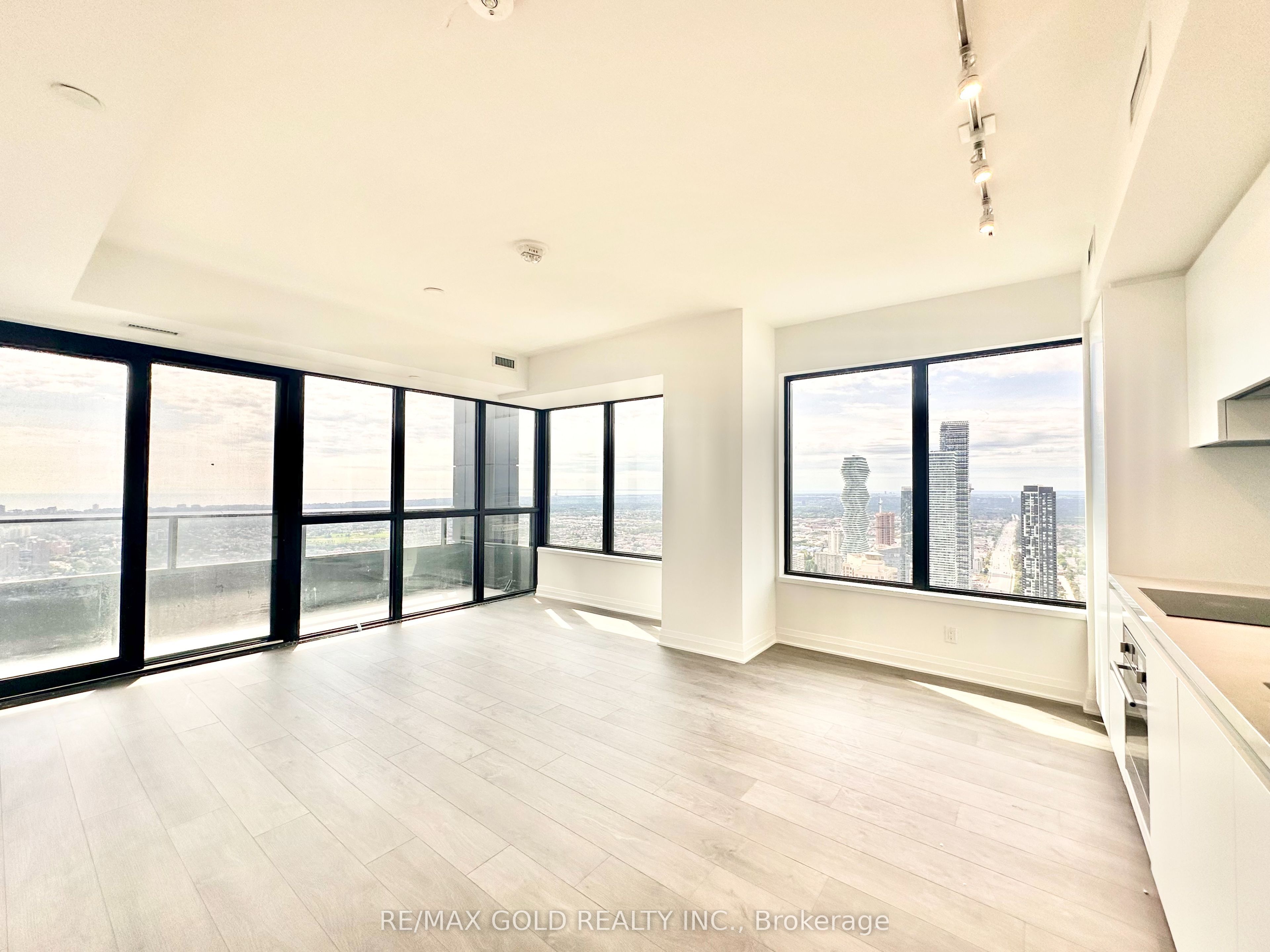 4015 The Exchange Street 5104, Mississauga, ON L5B 0N9 photo 5
