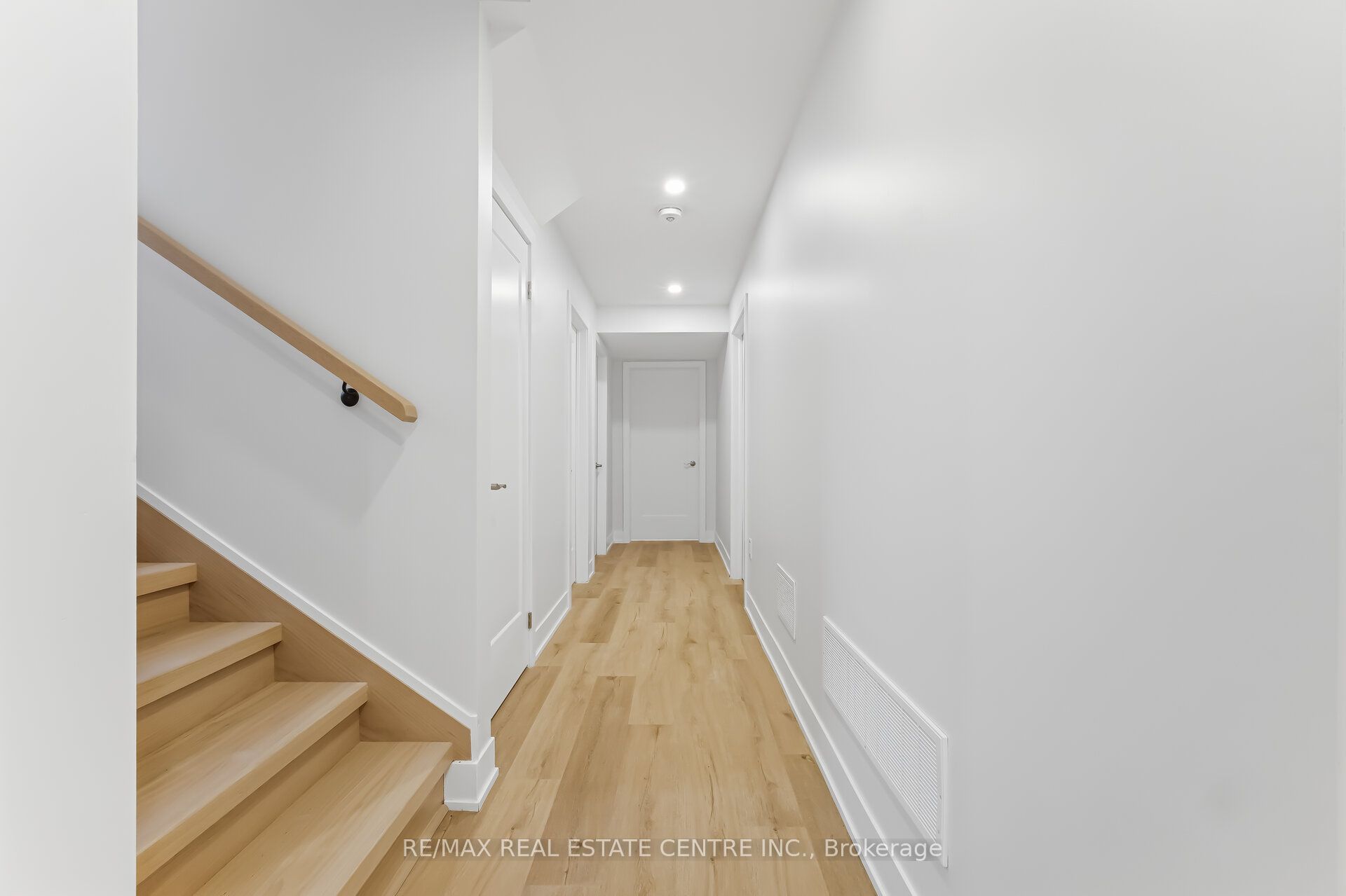 11 Bentley Drive Basement, Toronto, ON M8Z 3L9 photo 5