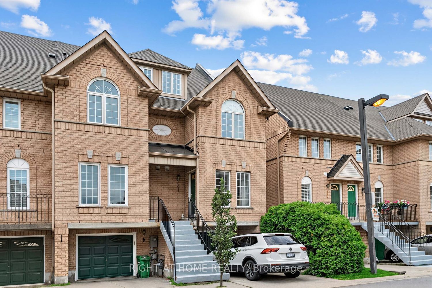 80 Strathaven Drive 31, Mississauga, ON L5R 3V9 photo 2