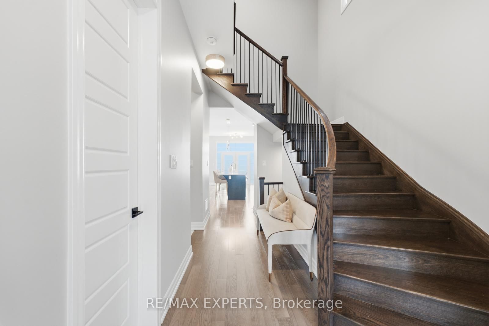1296 Aymond Crescent W, Oakville, ON L6H 7W8 photo 5