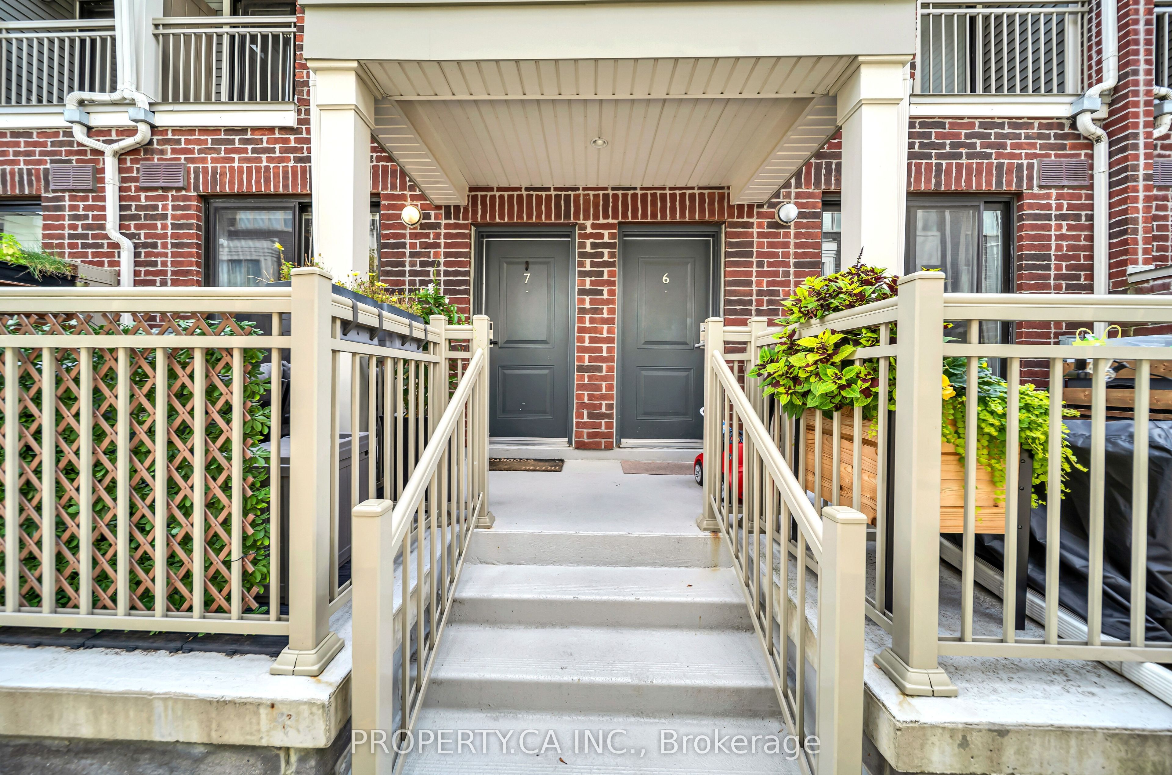 135 Long Branch Avenue 7, Toronto, ON M8W 0A9 photo 5