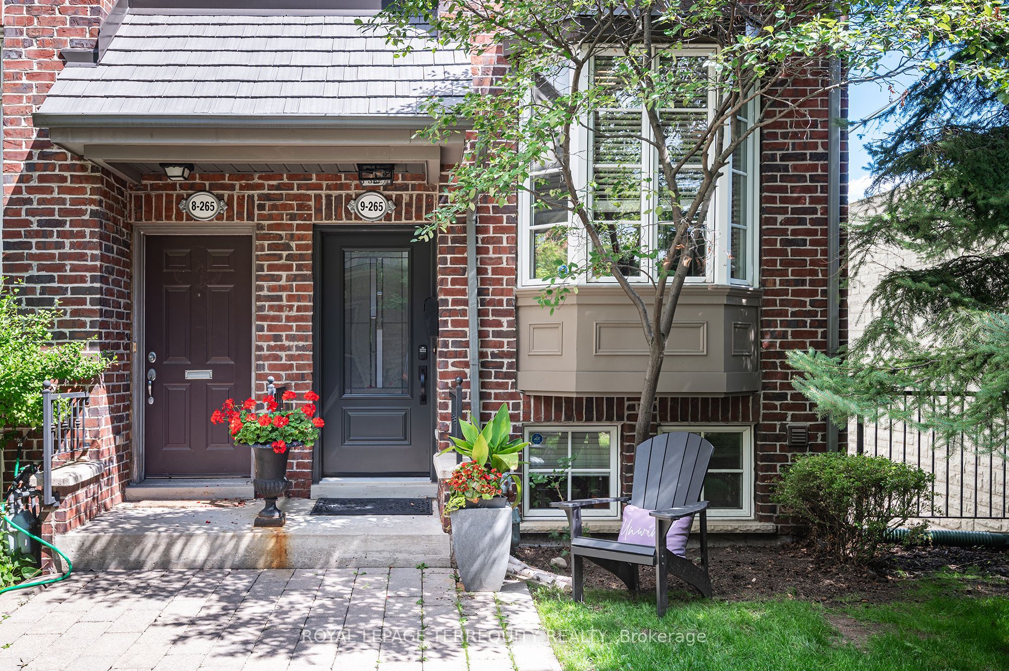 265 Van Dusen Boulevard 9, Toronto, ON M8Z 3J2 photo 2
