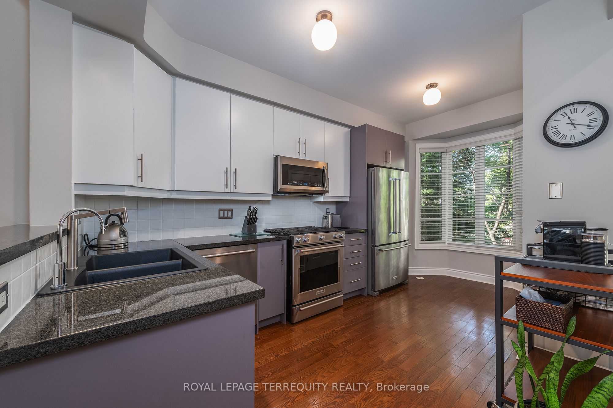265 Van Dusen Boulevard 9, Toronto, ON M8Z 3J2 photo 5