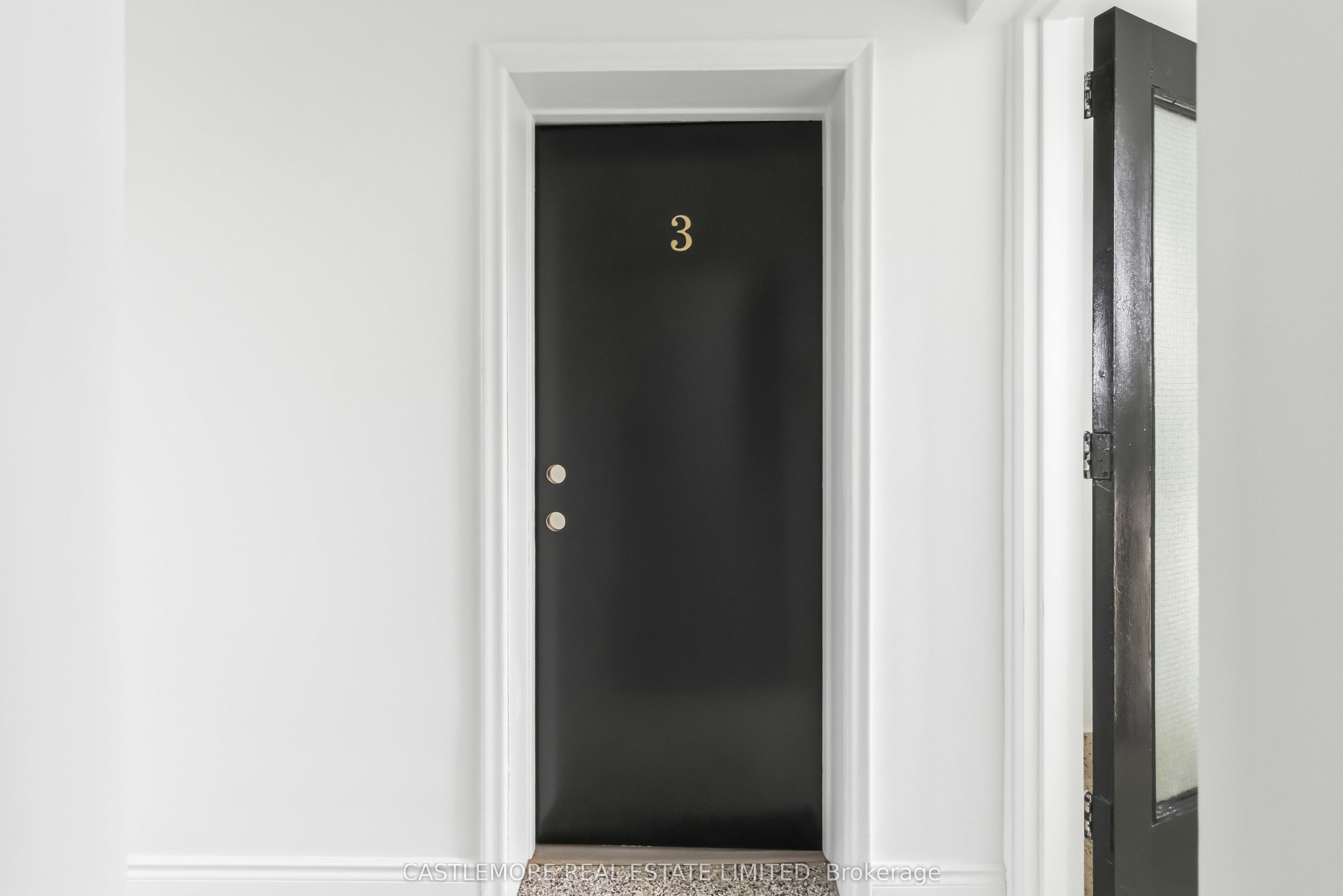 9 Allenby Avenue 1, Toronto, ON M9W 1S5 photo 4