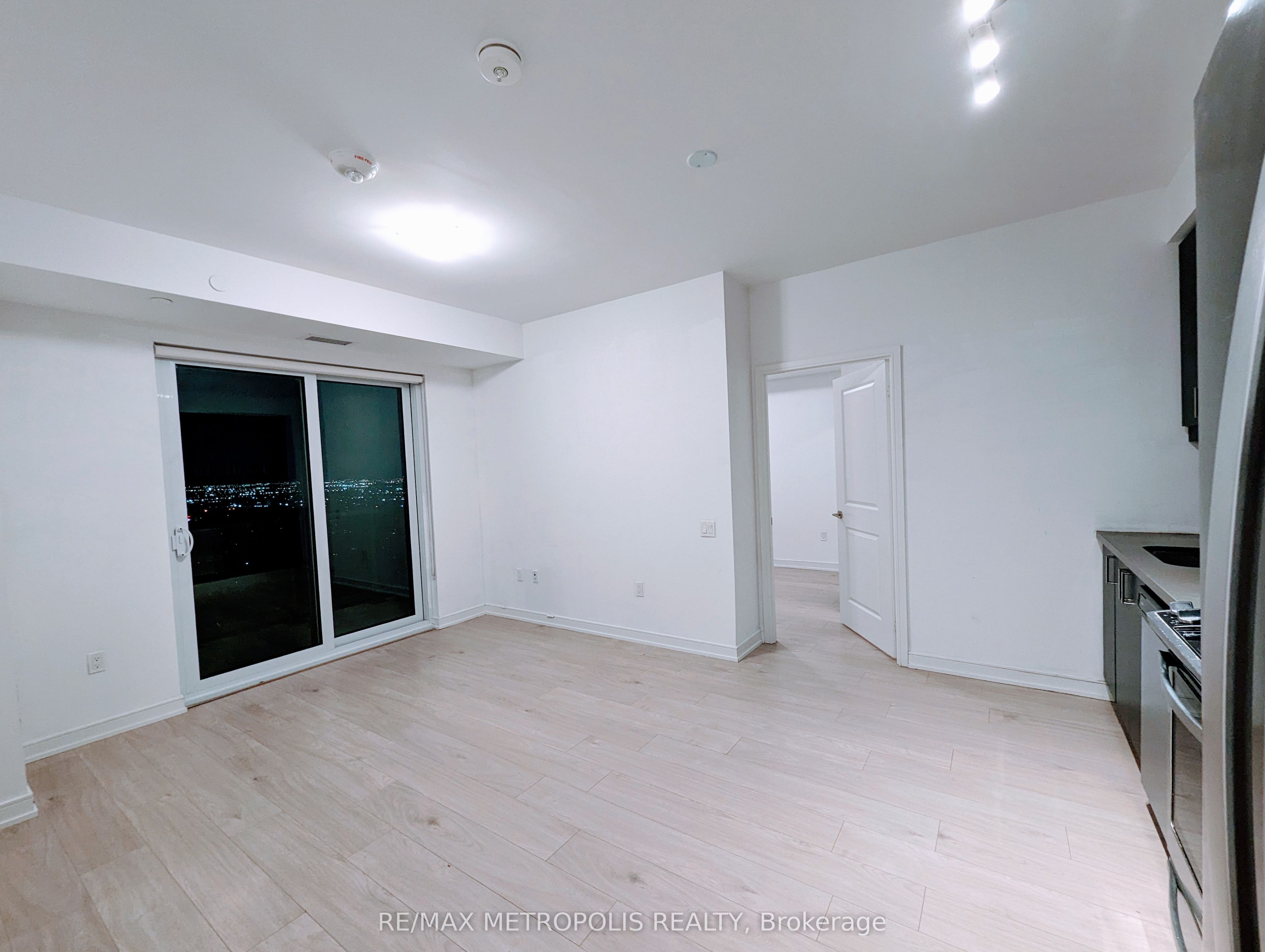 8 Nahani Way 703, Mississauga, ON L4Z 0C6 photo 3