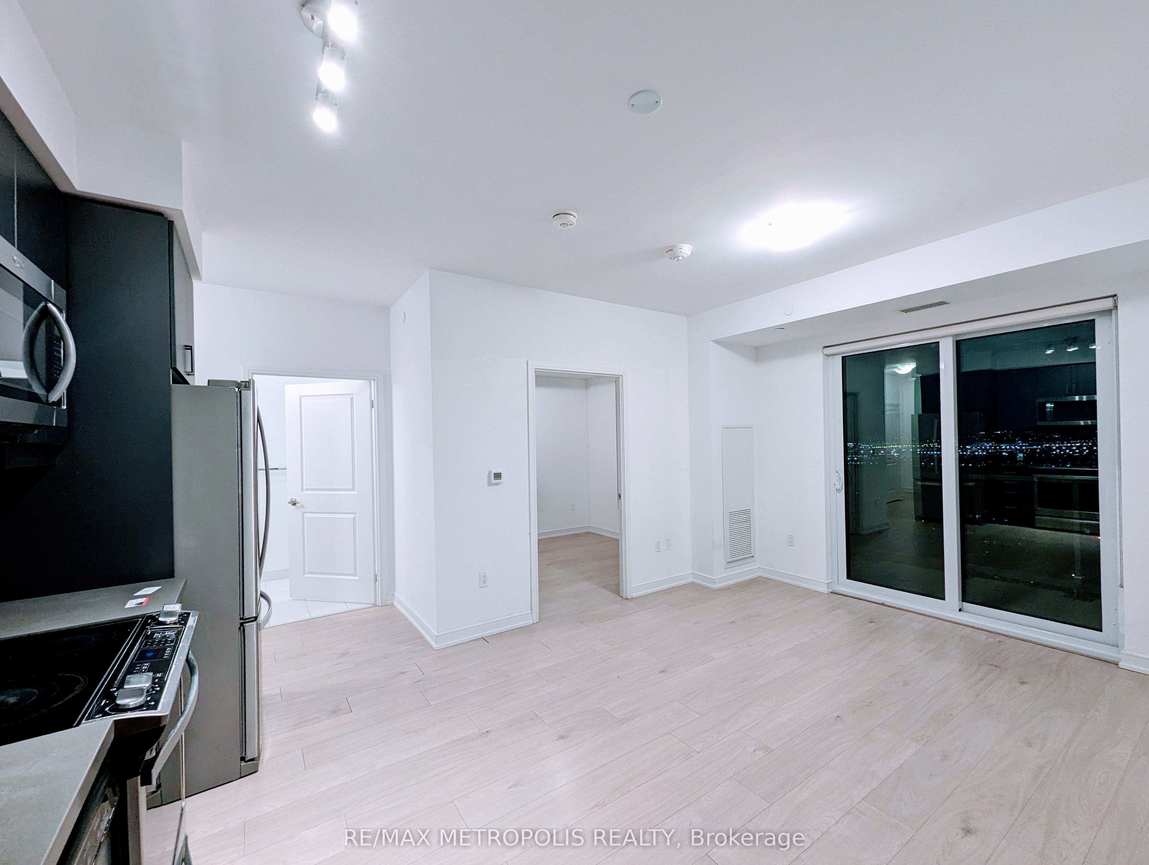 8 Nahani Way 703, Mississauga, ON L4Z 0C6 photo 4