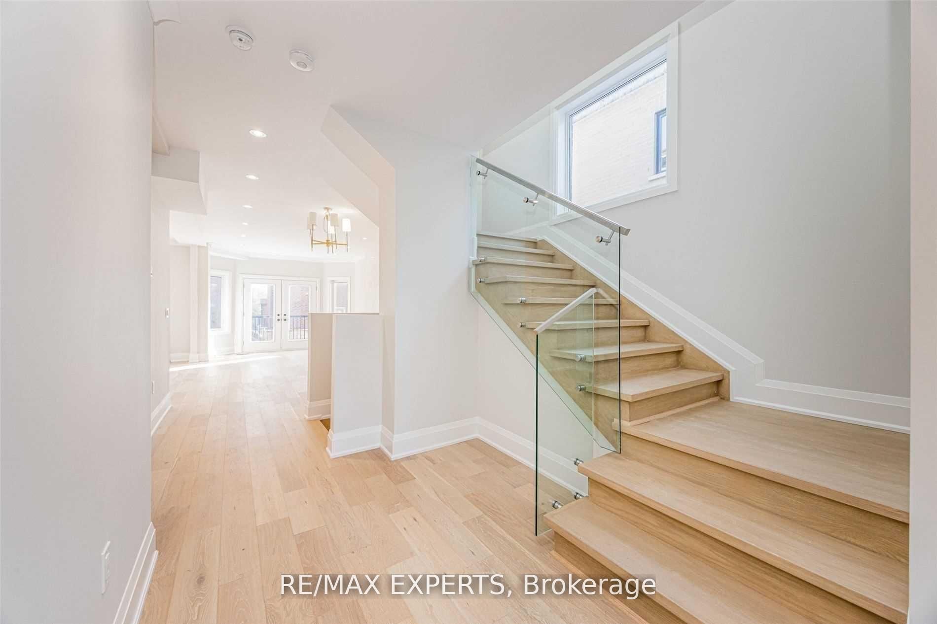 55 Muir Avenue, Toronto, ON M9L 1H5 photo 2