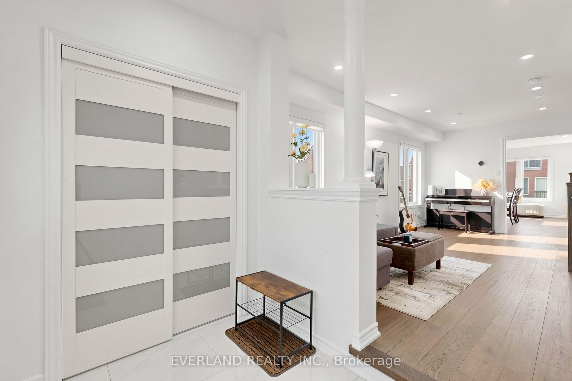 102 Nahani Way, Mississauga, ON L4Z 4J8 photo 2