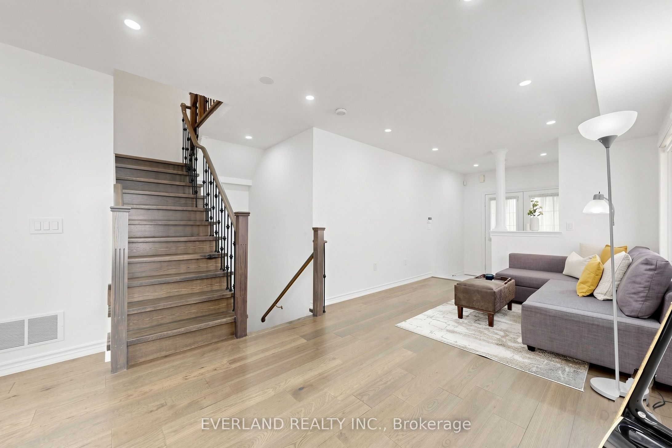 102 Nahani Way, Mississauga, ON L4Z 4J8 photo 4