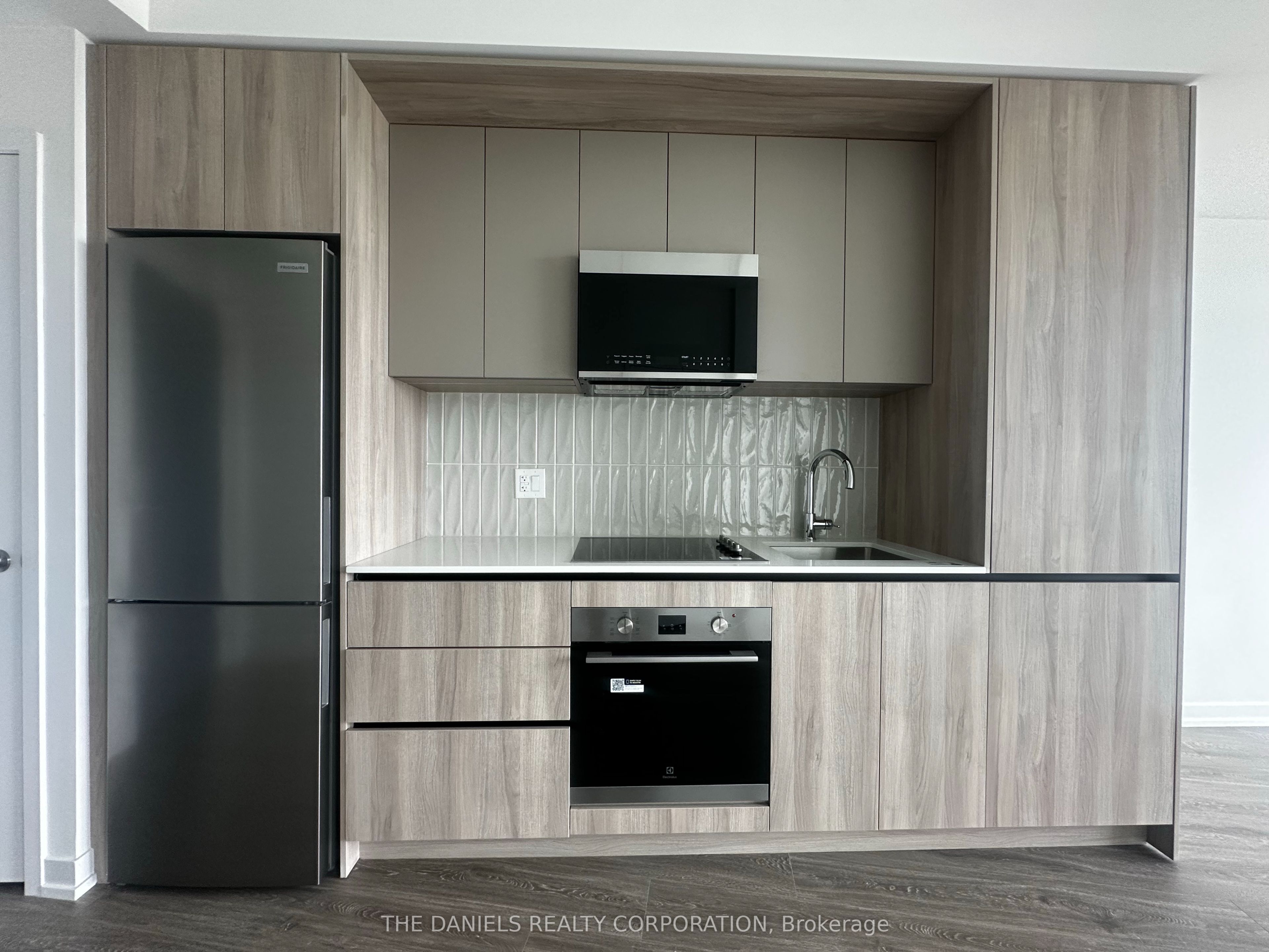 2485 Eglinton Avenue W 924, Mississauga, ON L5M 2T1