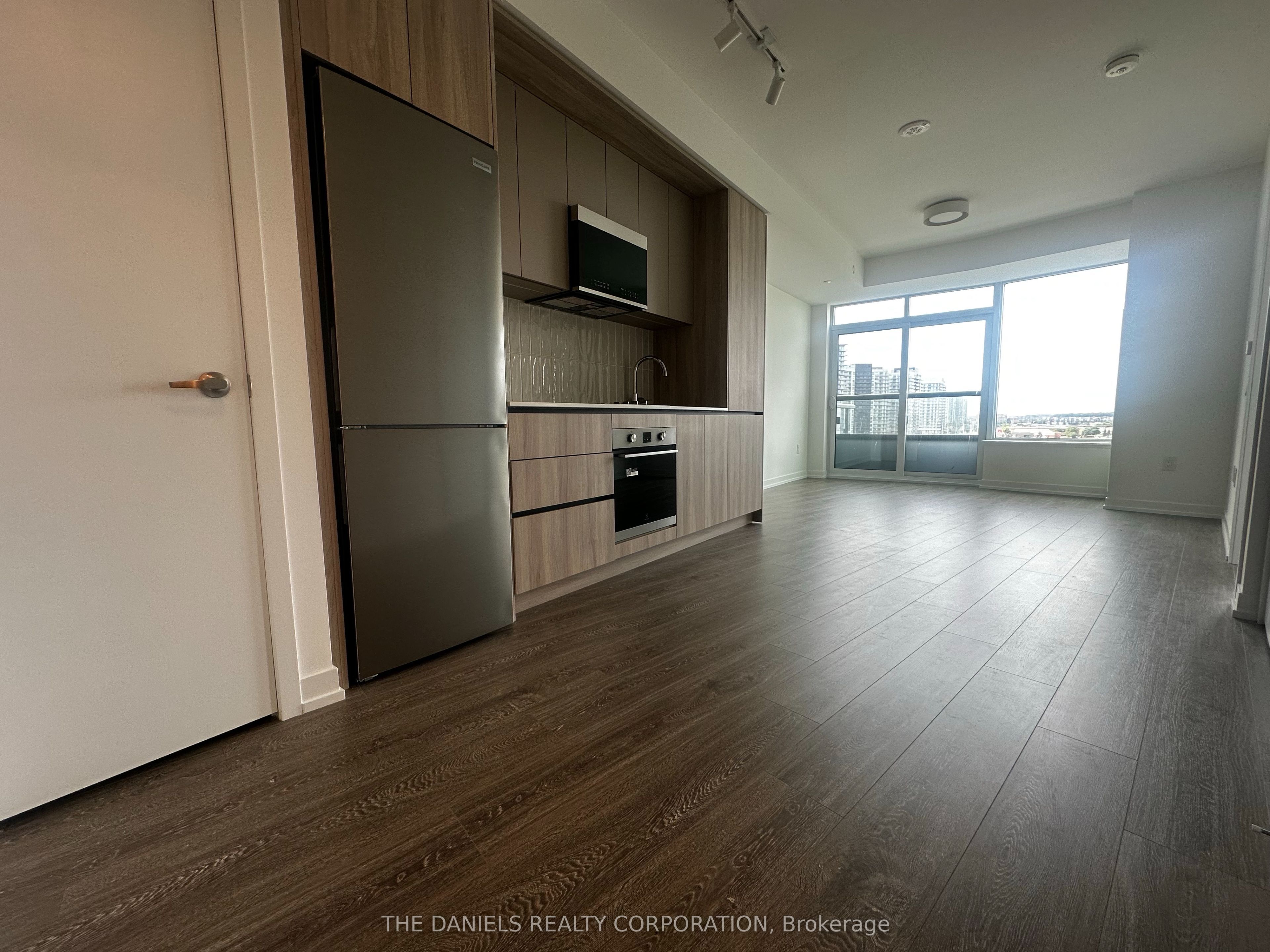 2485 Eglinton Avenue W 924, Mississauga, ON L5M 2T1 photo 2