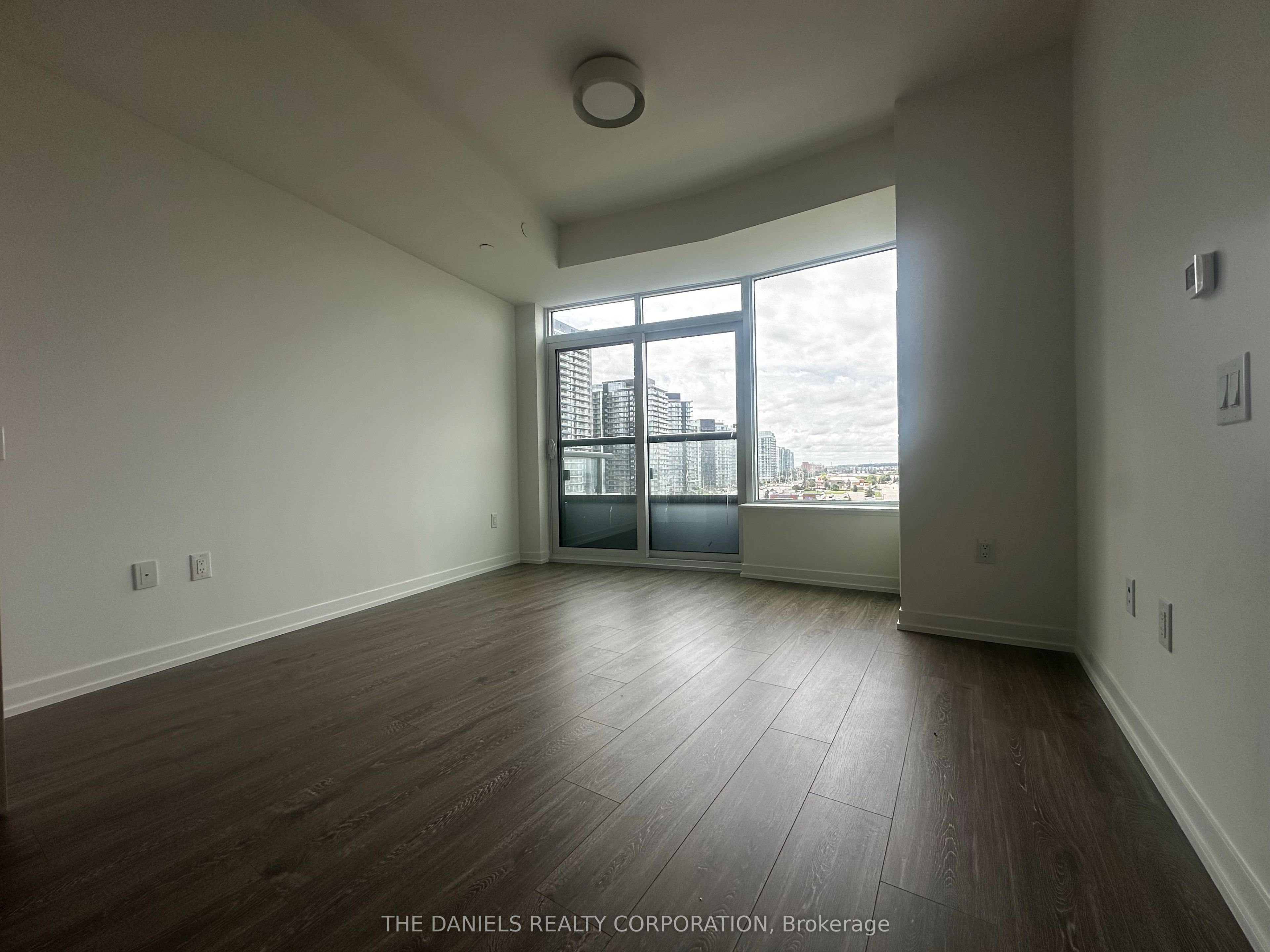2485 Eglinton Avenue W 924, Mississauga, ON L5M 2T1 photo 4