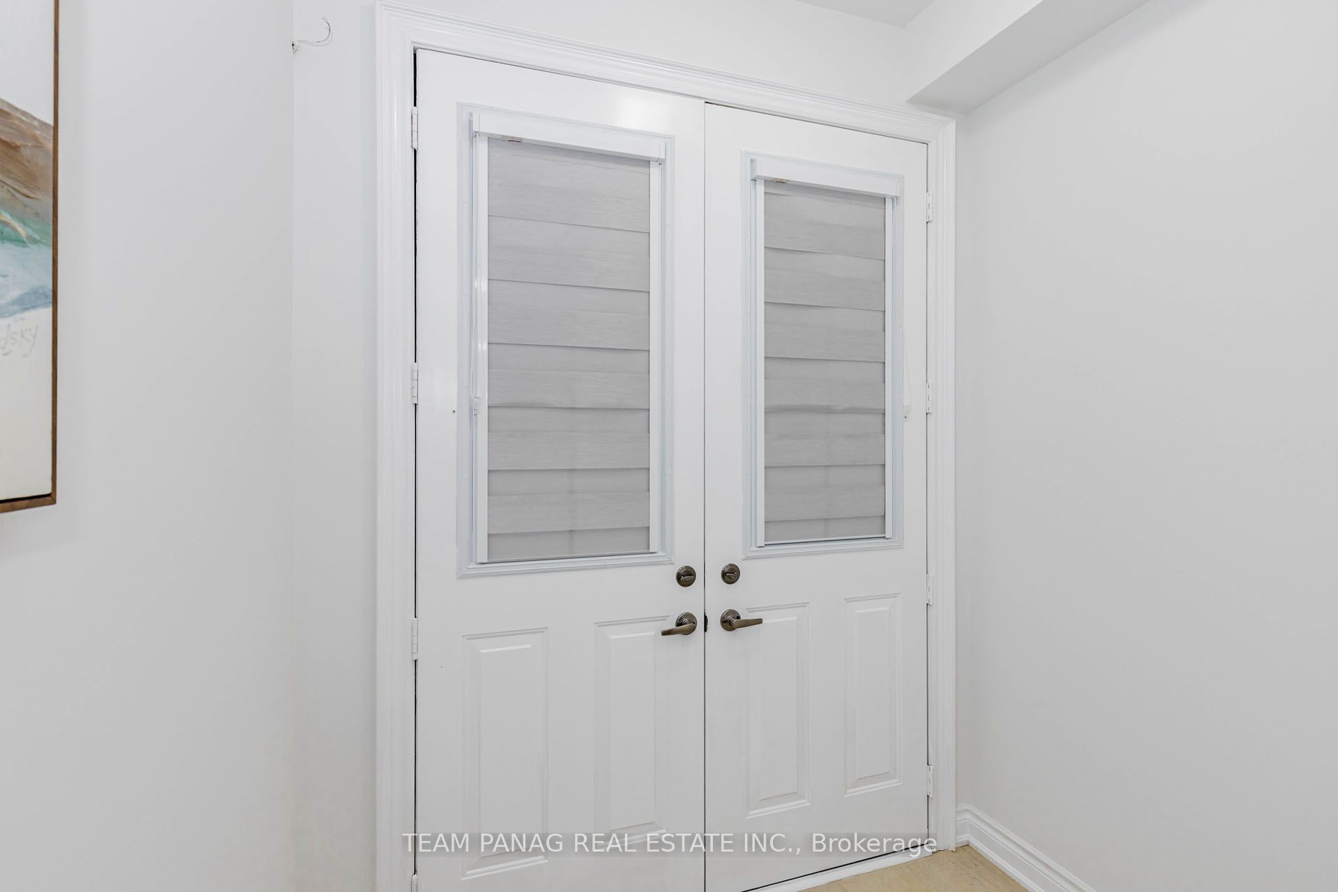 9 Faye Street, Brampton, ON L6P 4M9 photo 3