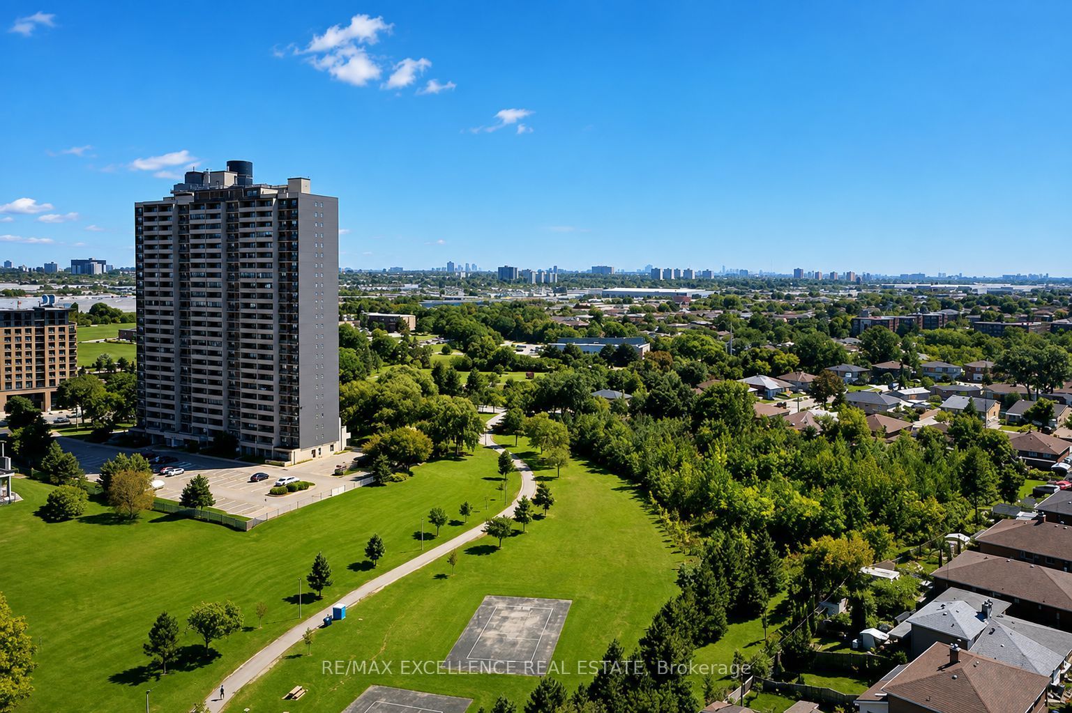 3390 Weston Road 2105, Toronto, ON M9M 2X3 photo 2
