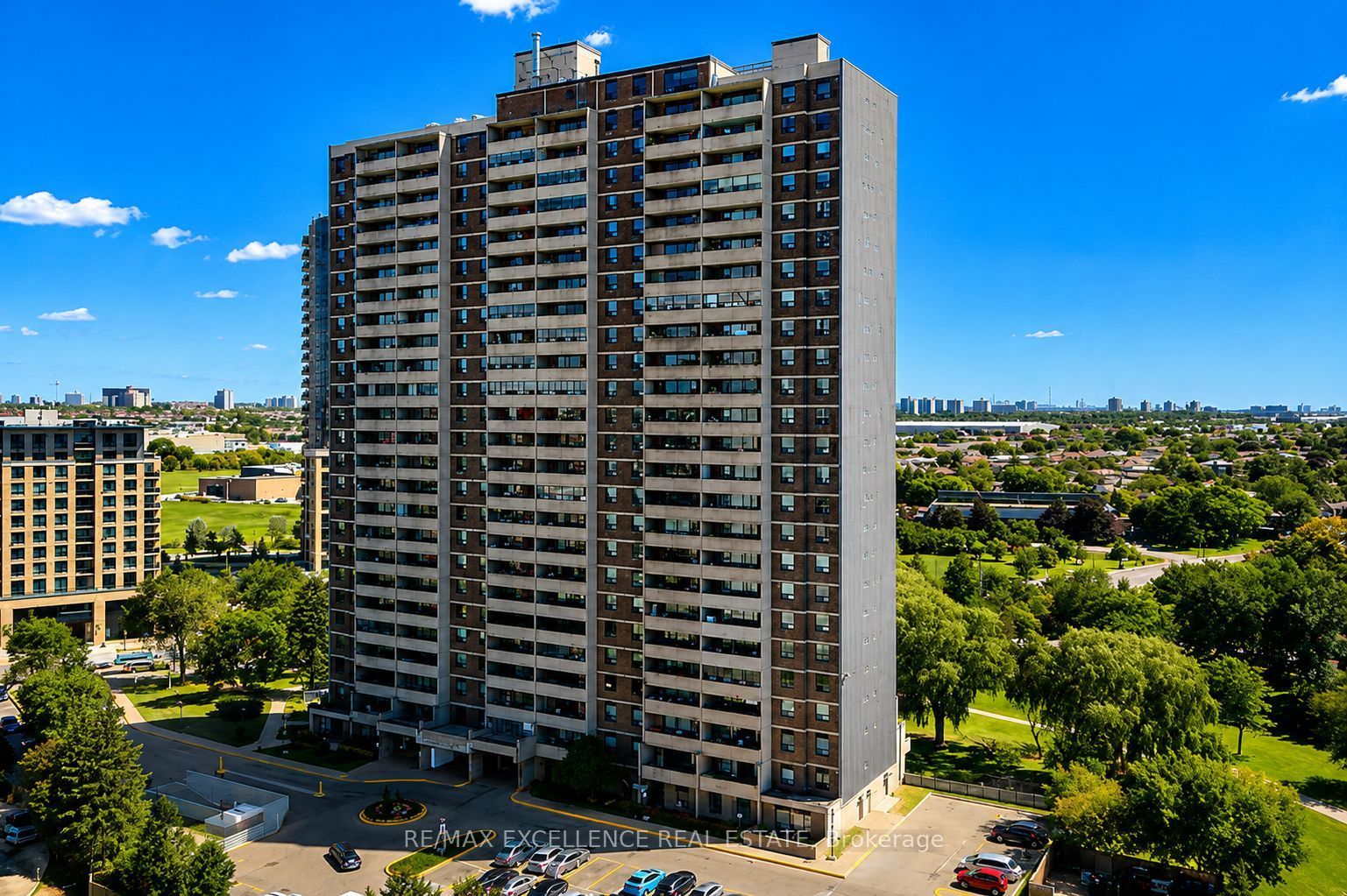 3390 Weston Road 2105, Toronto, ON M9M 2X3 photo 3