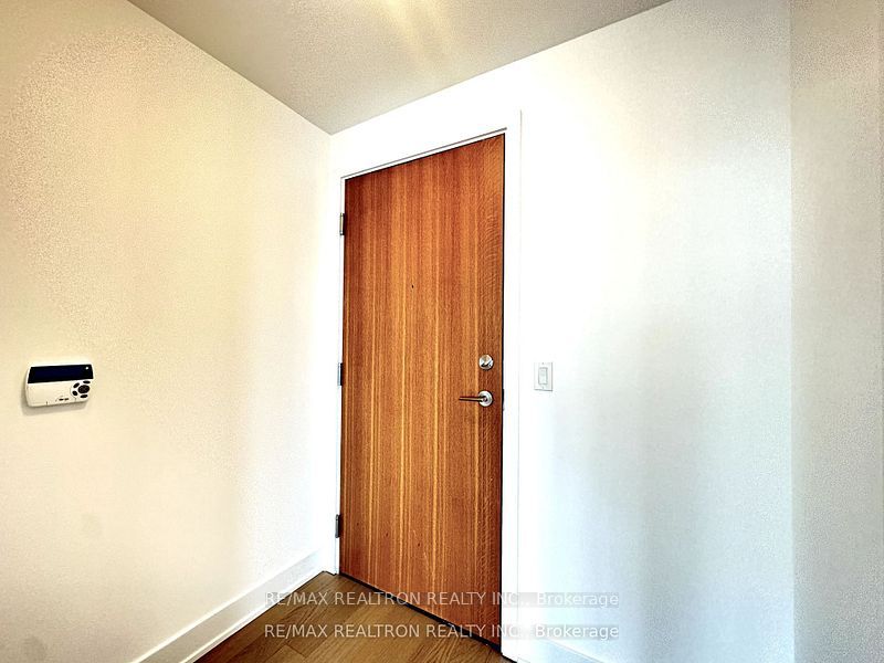 30 Shore Breeze Drive 5202, Toronto, ON M8V 1J0 photo 3