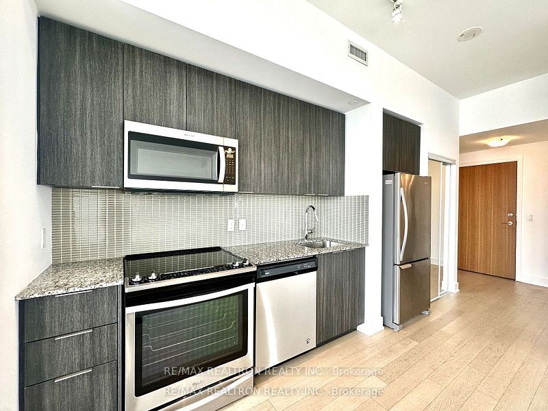 30 Shore Breeze Drive 5202, Toronto, ON M8V 1J0 photo 5