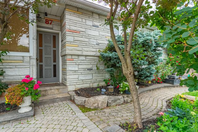 87 Hullmar Drive, Toronto, ON M3N 2E2 photo 4