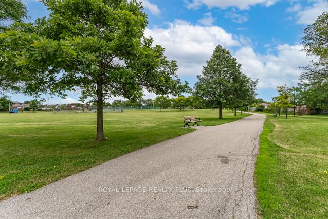 87 Hullmar Drive, Toronto, ON M3N 2E2 photo 5
