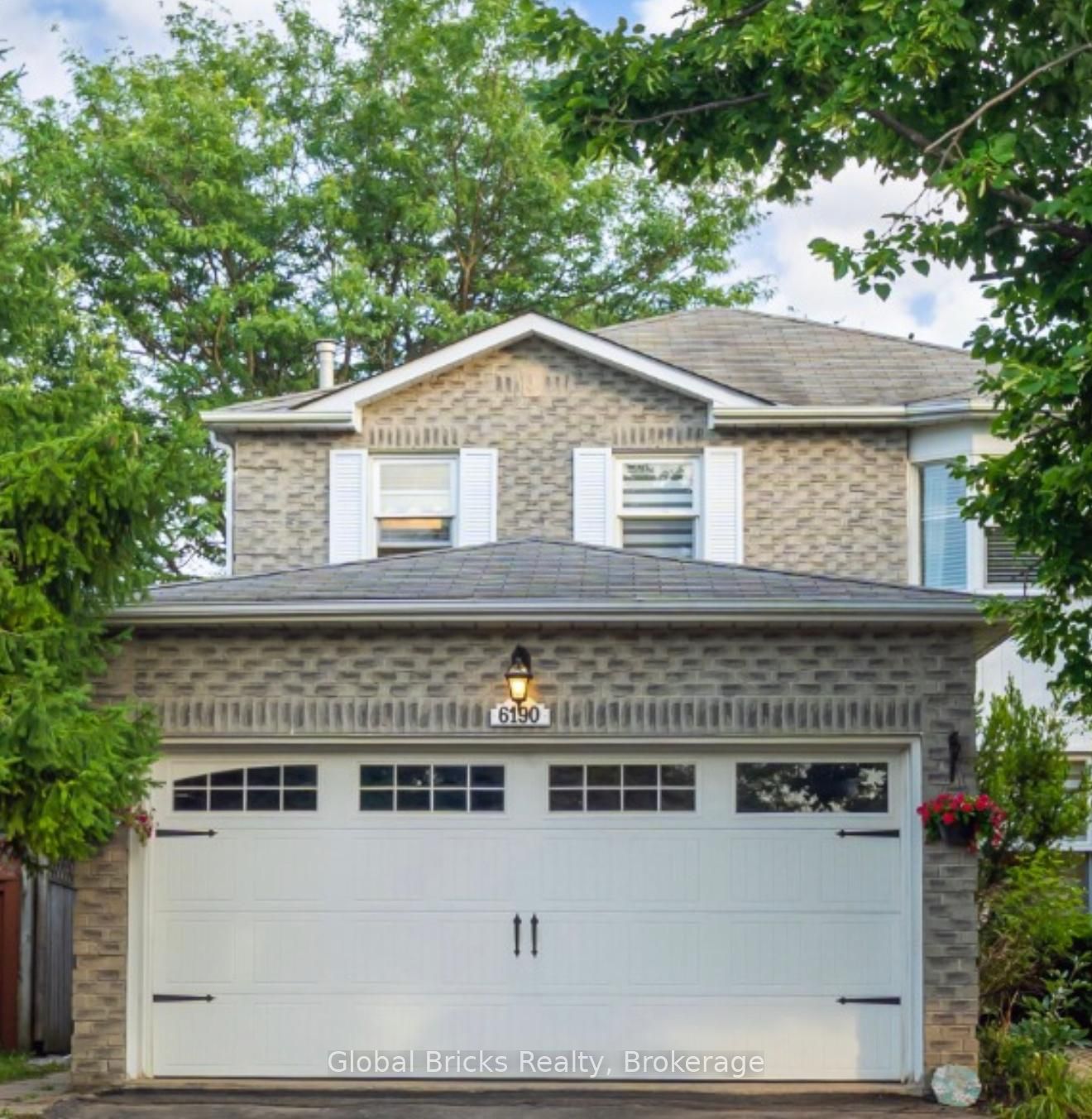 6190 Saltmarsh Court, Mississauga, ON L5N 5V8 photo 3