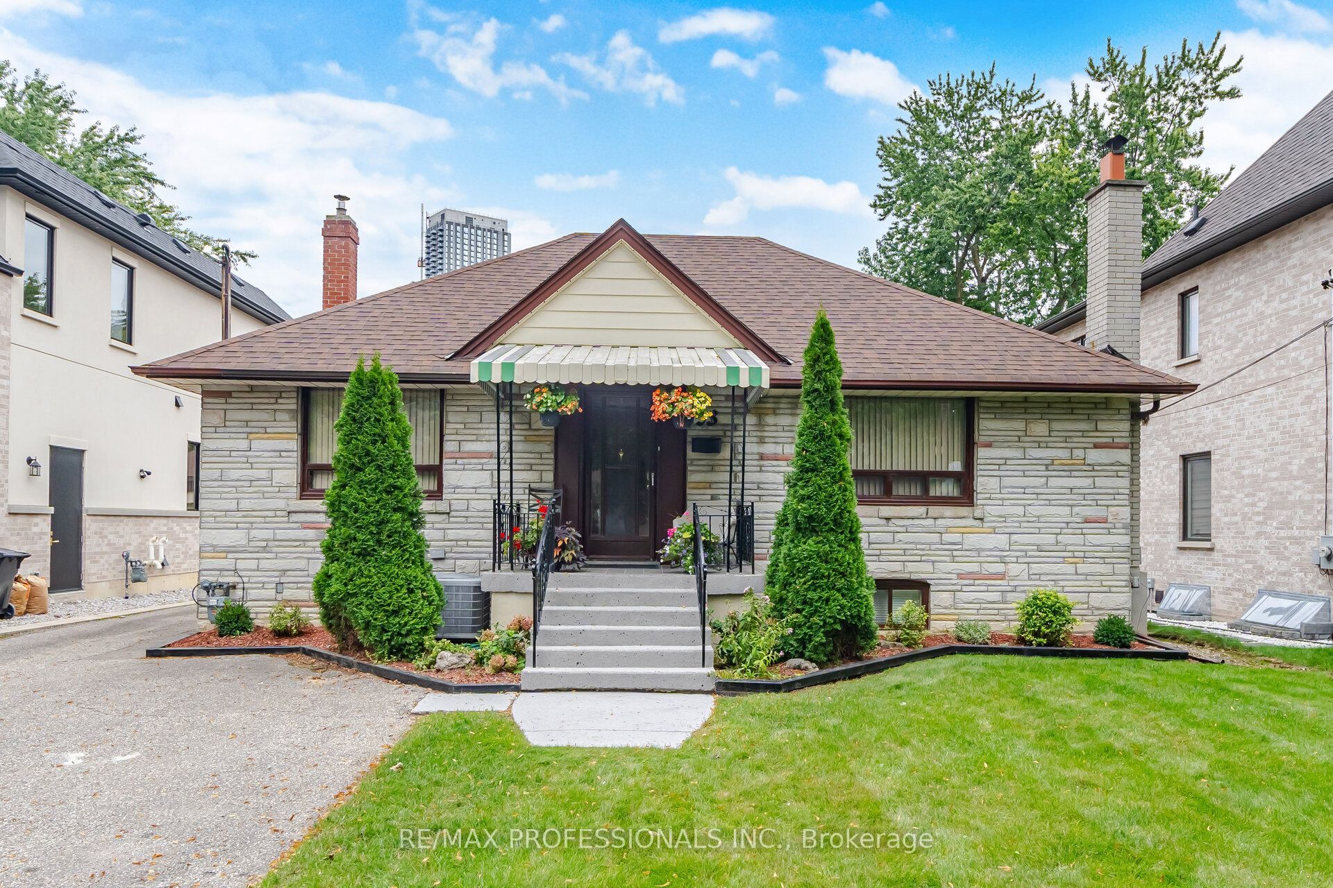 53 Wilmar Road, Toronto, ON M9B 3R8 photo 2