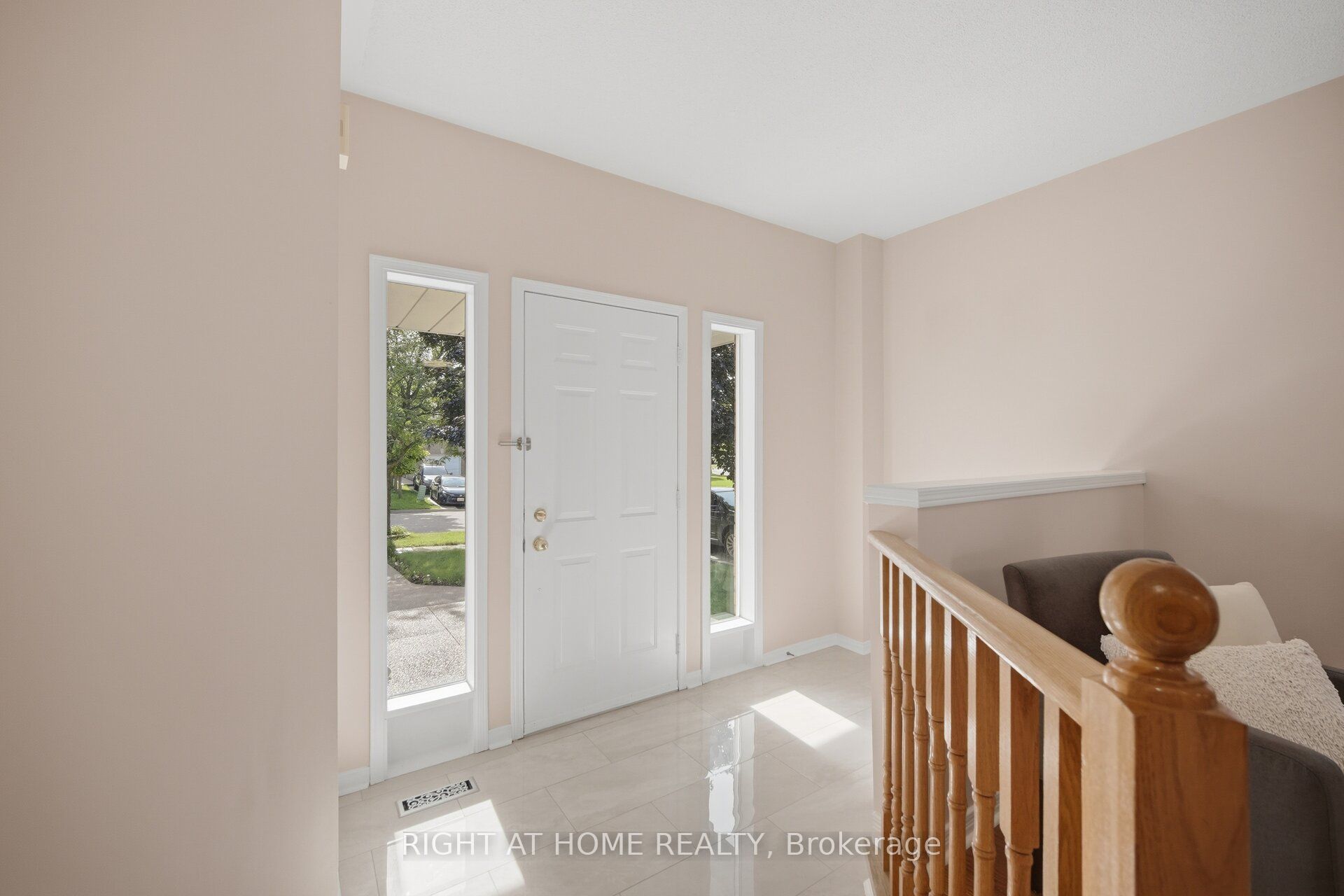 975 Mantle Crescent, Mississauga, ON L5V 2G3 photo 3