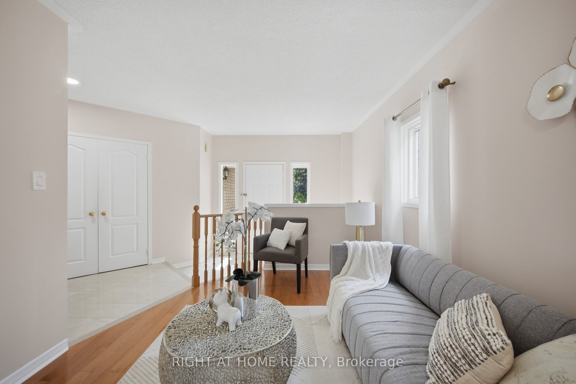975 Mantle Crescent, Mississauga, ON L5V 2G3 photo 5