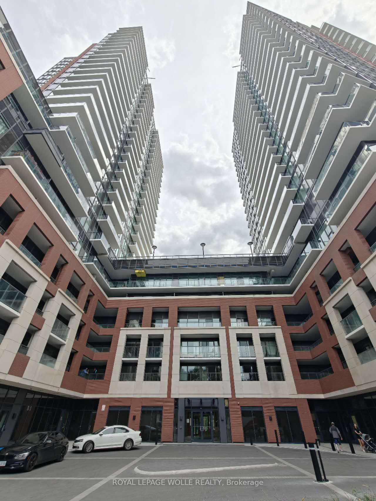 4010 EGLINTON Avenue W 2005, Toronto, ON M9A 0G5