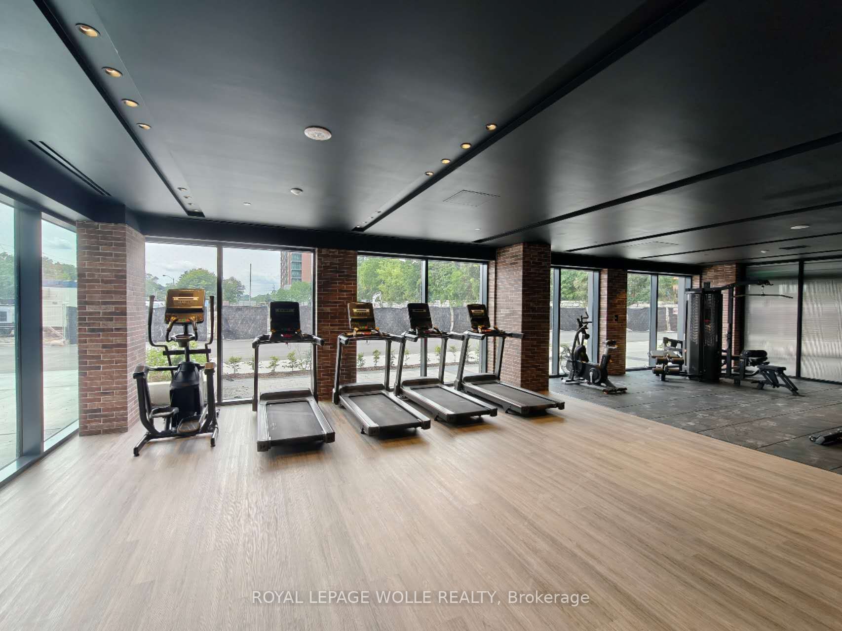 4010 EGLINTON Avenue W 2005, Toronto, ON M9A 0G5 photo 3
