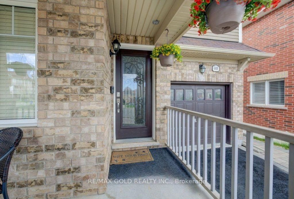 688 Hepburn Road, Milton, ON L9T 0M5 photo 2