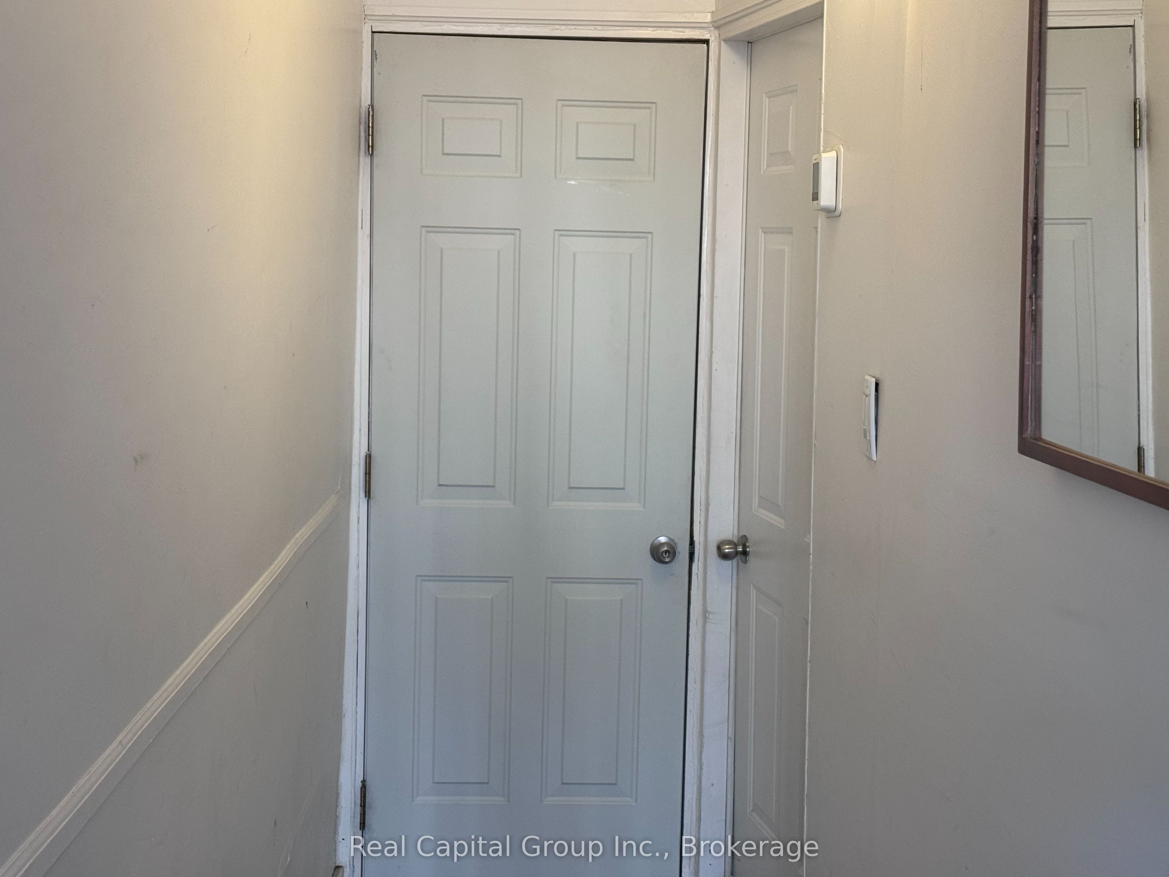 39 Pendrith Street S 2, Toronto, ON M6G 1R6 photo 3